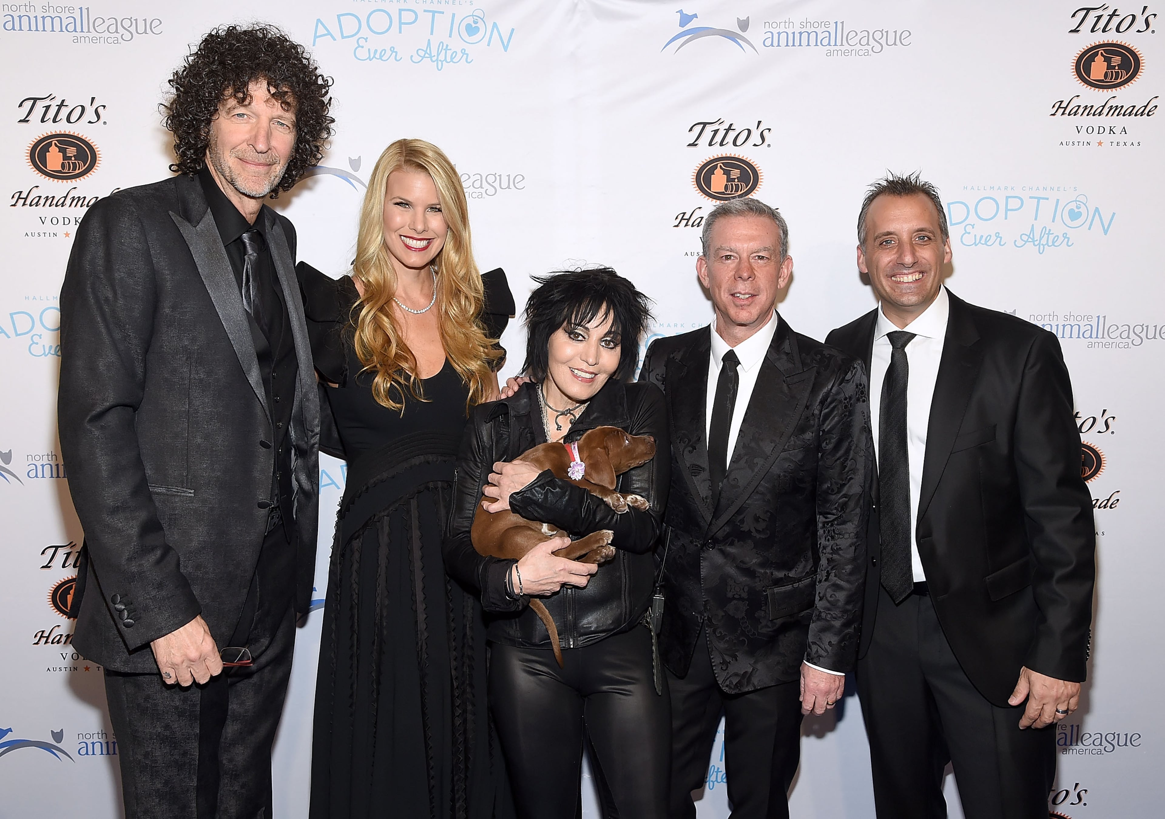 NEW YORK, NY - NOVEMBER 30: Howard Stern,Beth Stern,Joan Jett,Elvis Duran and Joe Gatto attend the North Shore Animal League America's Annual Celebrity "Get Your Rescue On" Gala at Pier Sixty at Chelsea Piers on November 30, 2018 in New York City. (Photo by Jamie McCarthy/Getty Images)