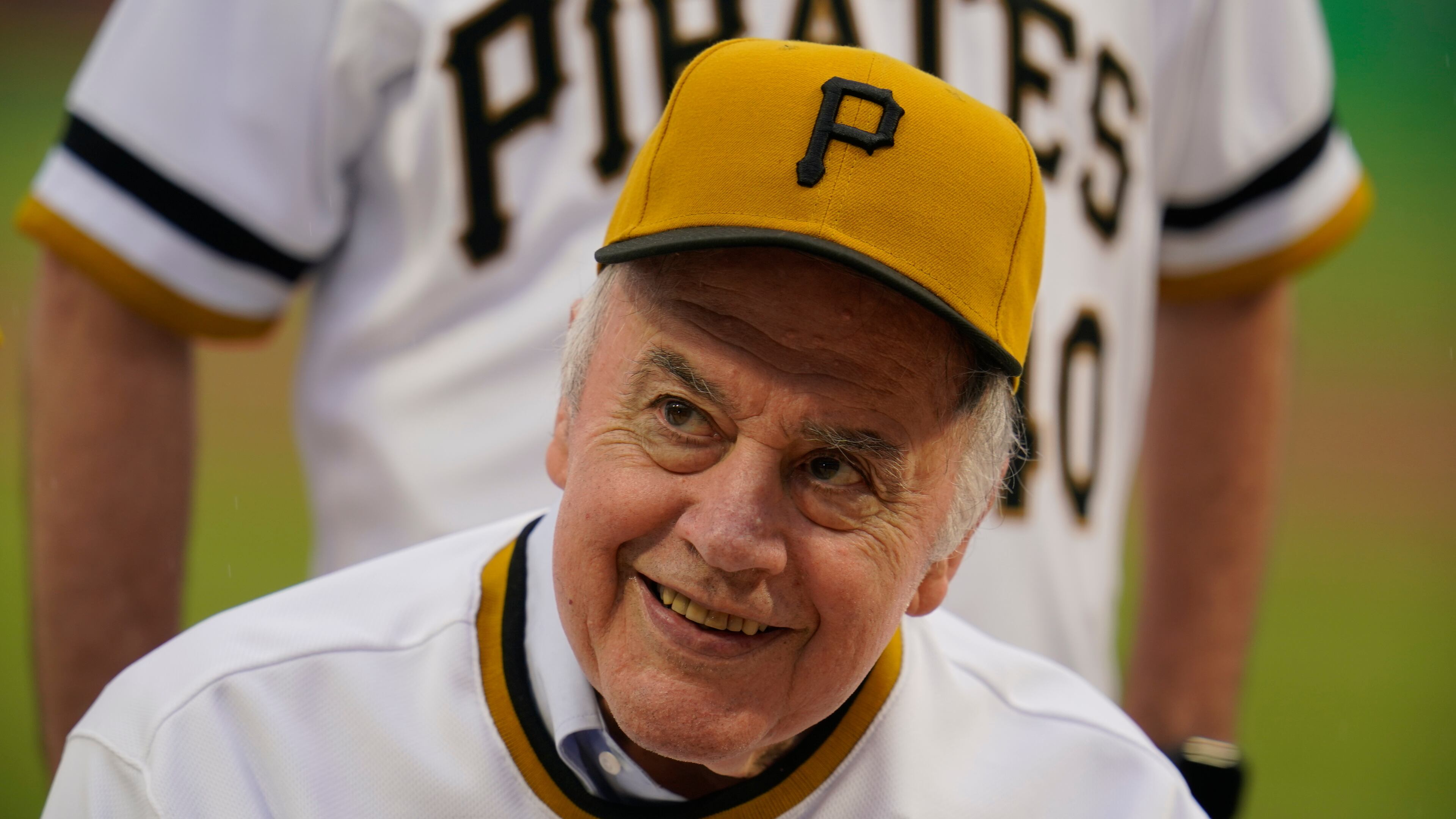 FILE - Pitcher Dave Giusti, a member of the 1971 World Champion Pittsburgh Pirates, takes part in a celebration of the 50th anniversary of the championship season before of a baseball game between the Pittsburgh Pirates and the New York Mets in Pittsburgh, July 17, 2021. (AP Photo/Gene J. Puskar, File)