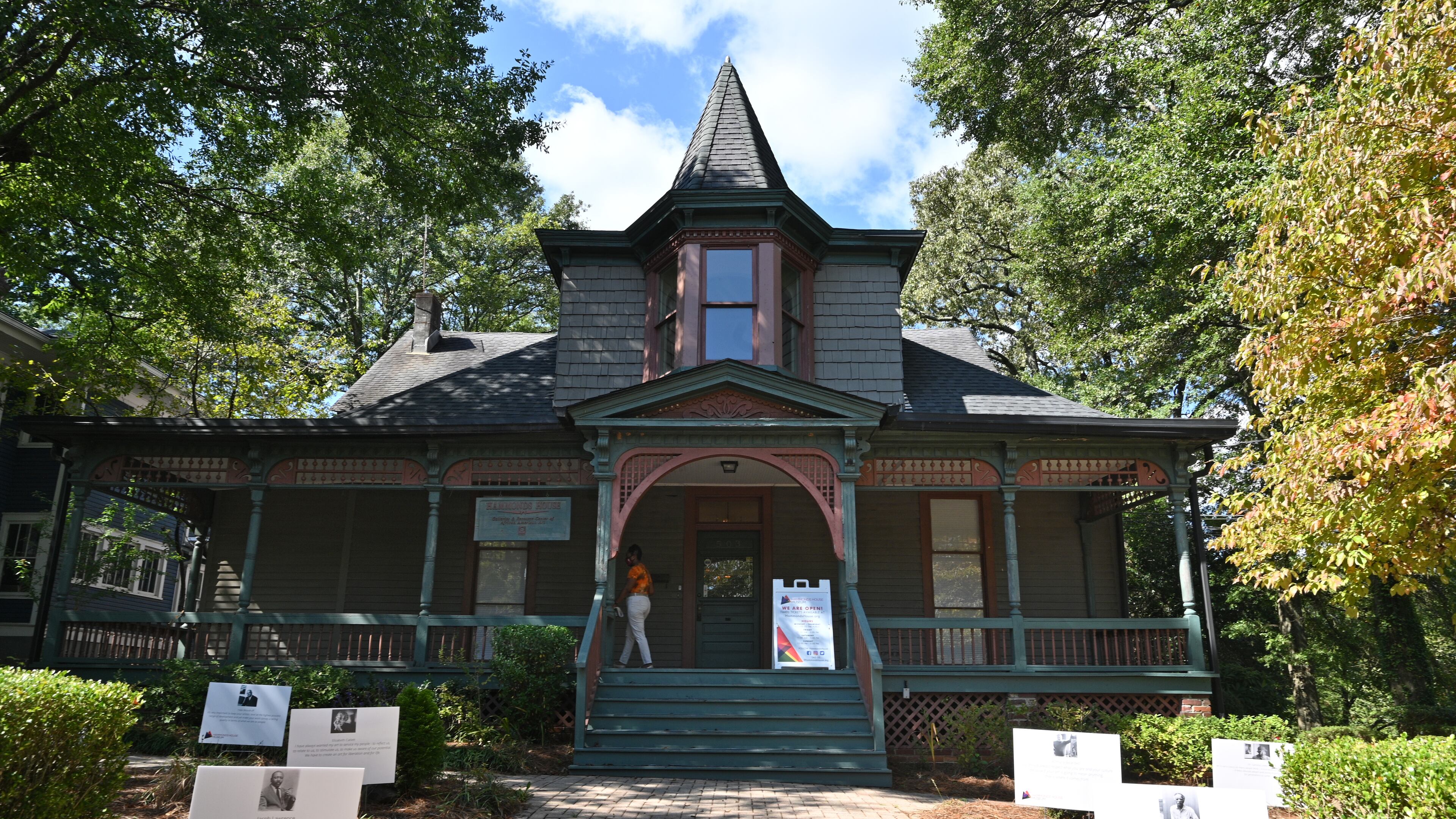 Exterior of Hammonds House Museum on Friday, October 8, 2021. (Hyosub Shin / Hyosub.Shin@ajc.com)
