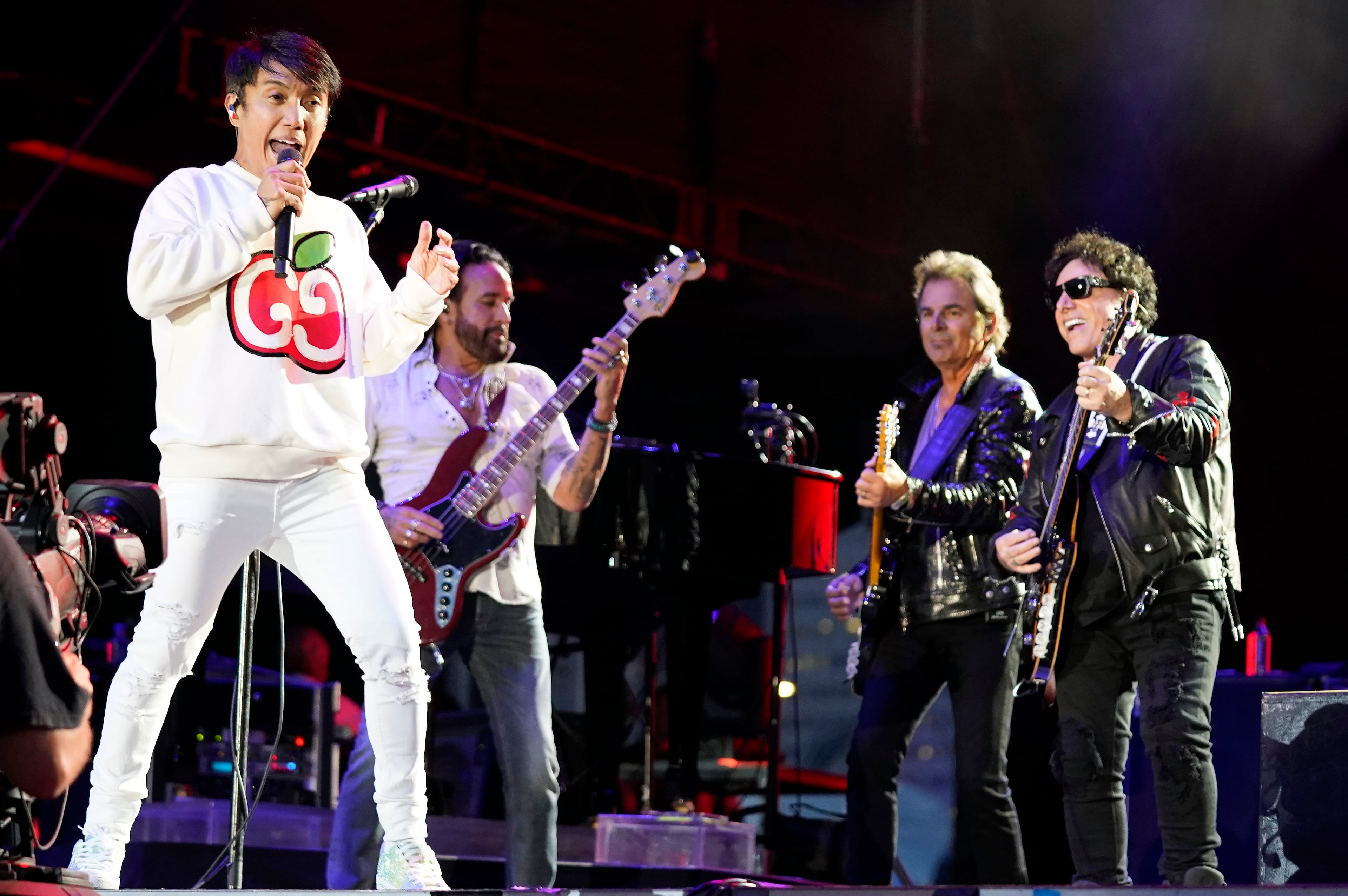 Arnel Pineda, Marco Mendoza, Jonathan Cain, Neal Schon