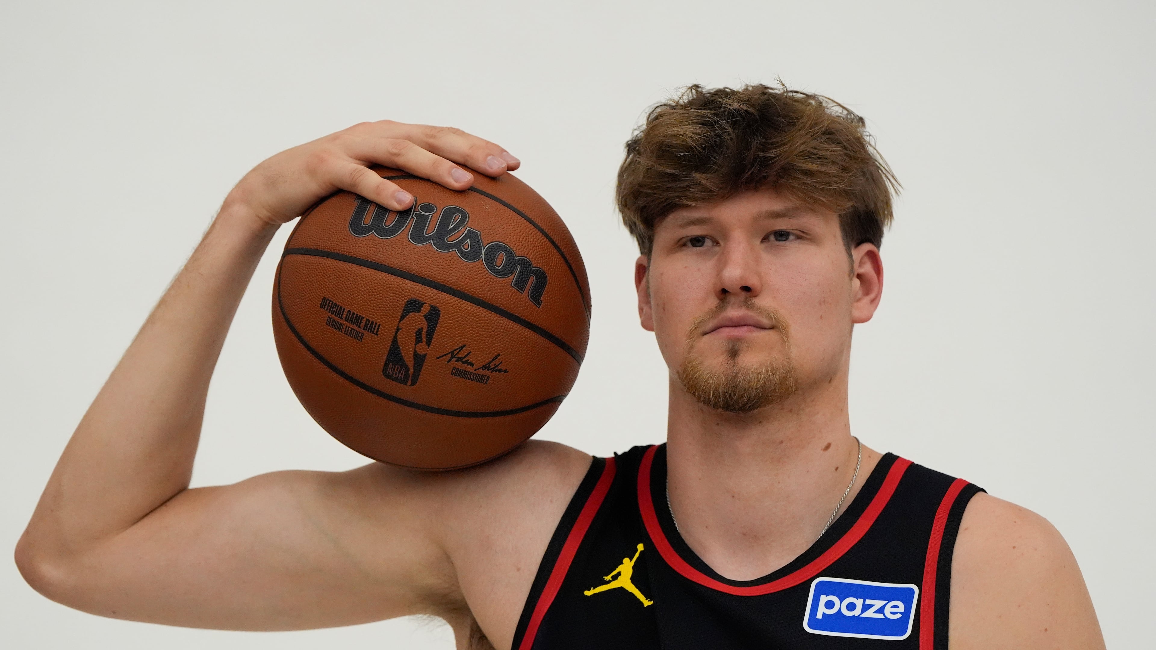 Henri Veesaar poses for a photo during a Hawks news conference announcing three new players on Thursday, June 25, 2026, in Atlanta. (Mike Stewart/AP)