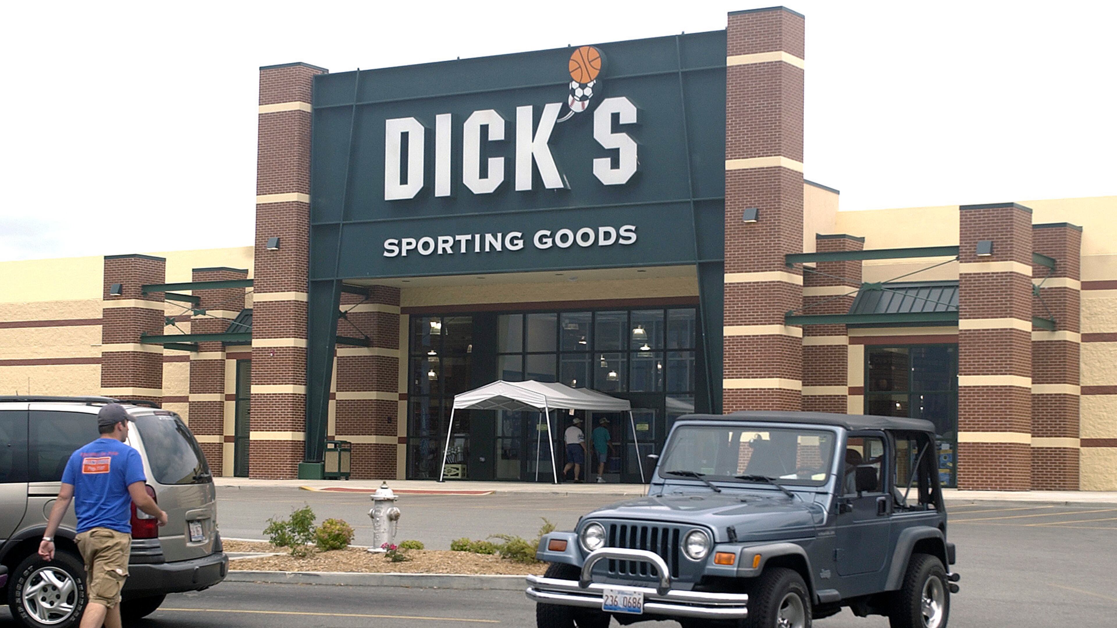 Looking for extra cash around the holidays? You could get a seasonal gig with Dick’s Sporting Goods.