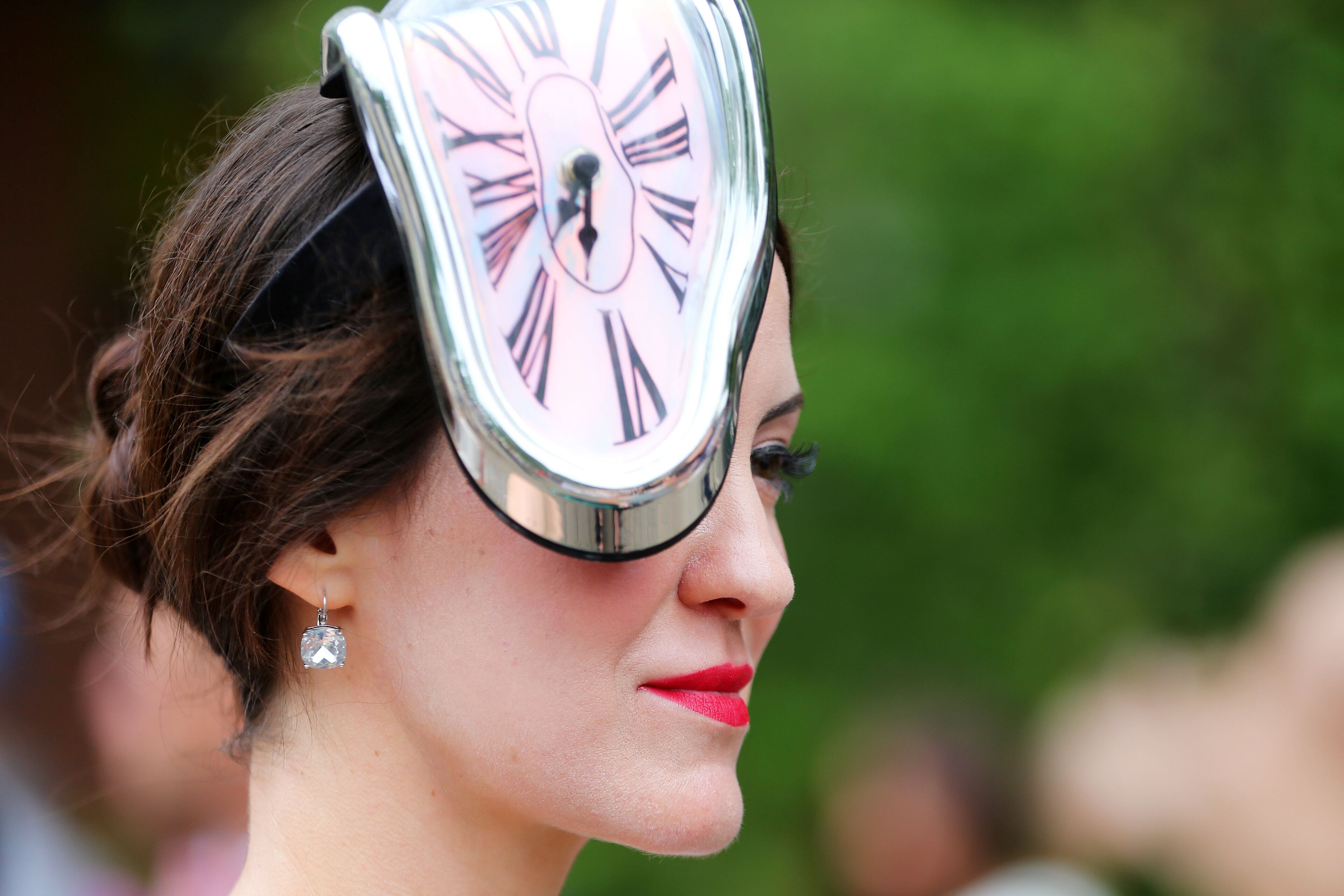 ELMONT, NY - JUNE 11: A woman wears a decorative hat prior to the The 148th running of the Belmont Stakes at Belmont Park on June 11, 2016 in Elmont, New York. (Photo by Mike Stobe/Getty Images)
