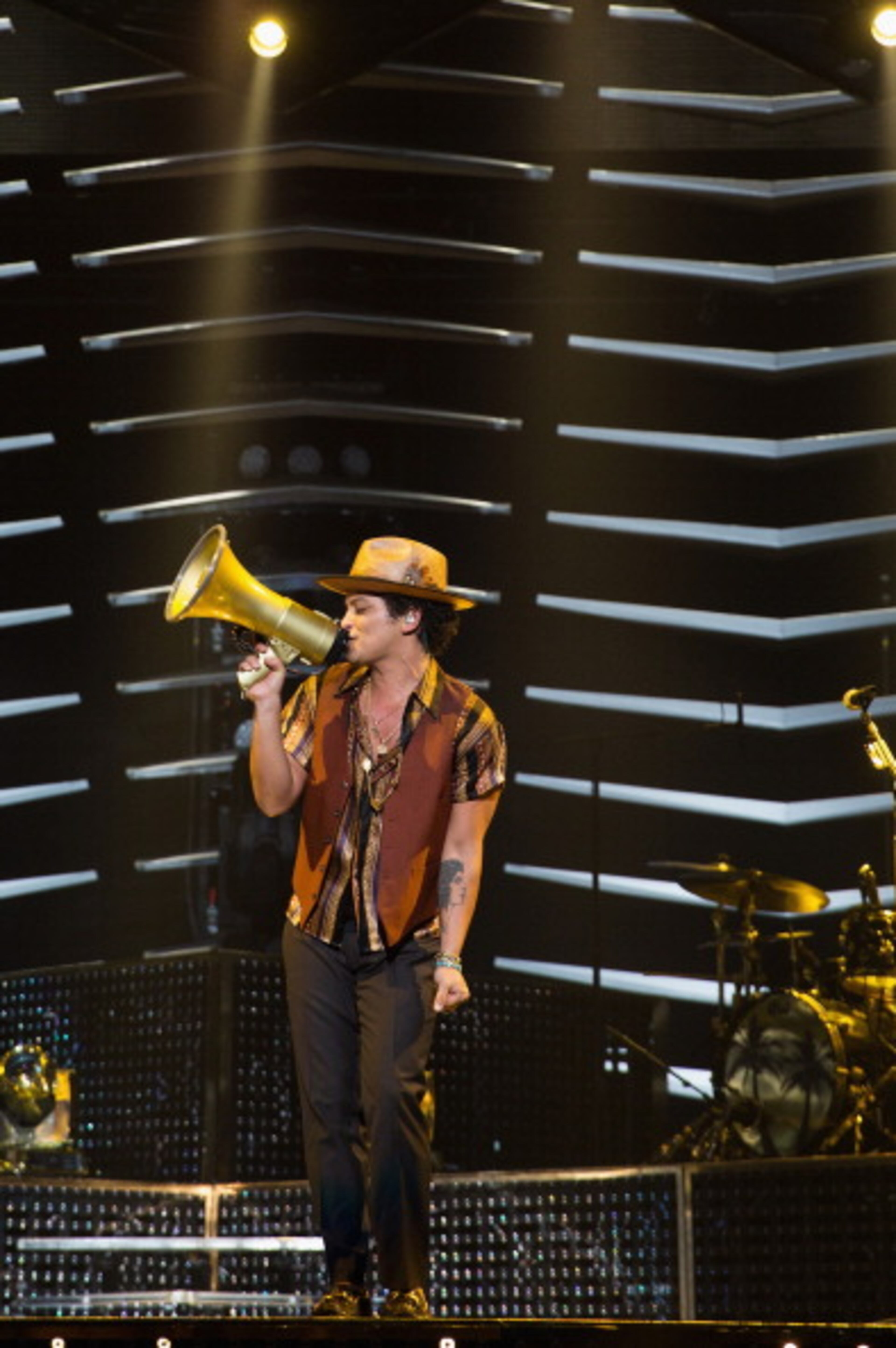 LOS ANGELES, CA - JULY 28: (EXCLUSIVE ACCESS, SPECIAL RATES APPLY, EDITORIAL USE ONLY) Grammy Award winner, Platinum record producer and artist Bruno Mars performs at Staples Center on July 28, 2013 in Los Angeles, California (Photo by Mat Hayward/Getty Images for Atlantic Records)