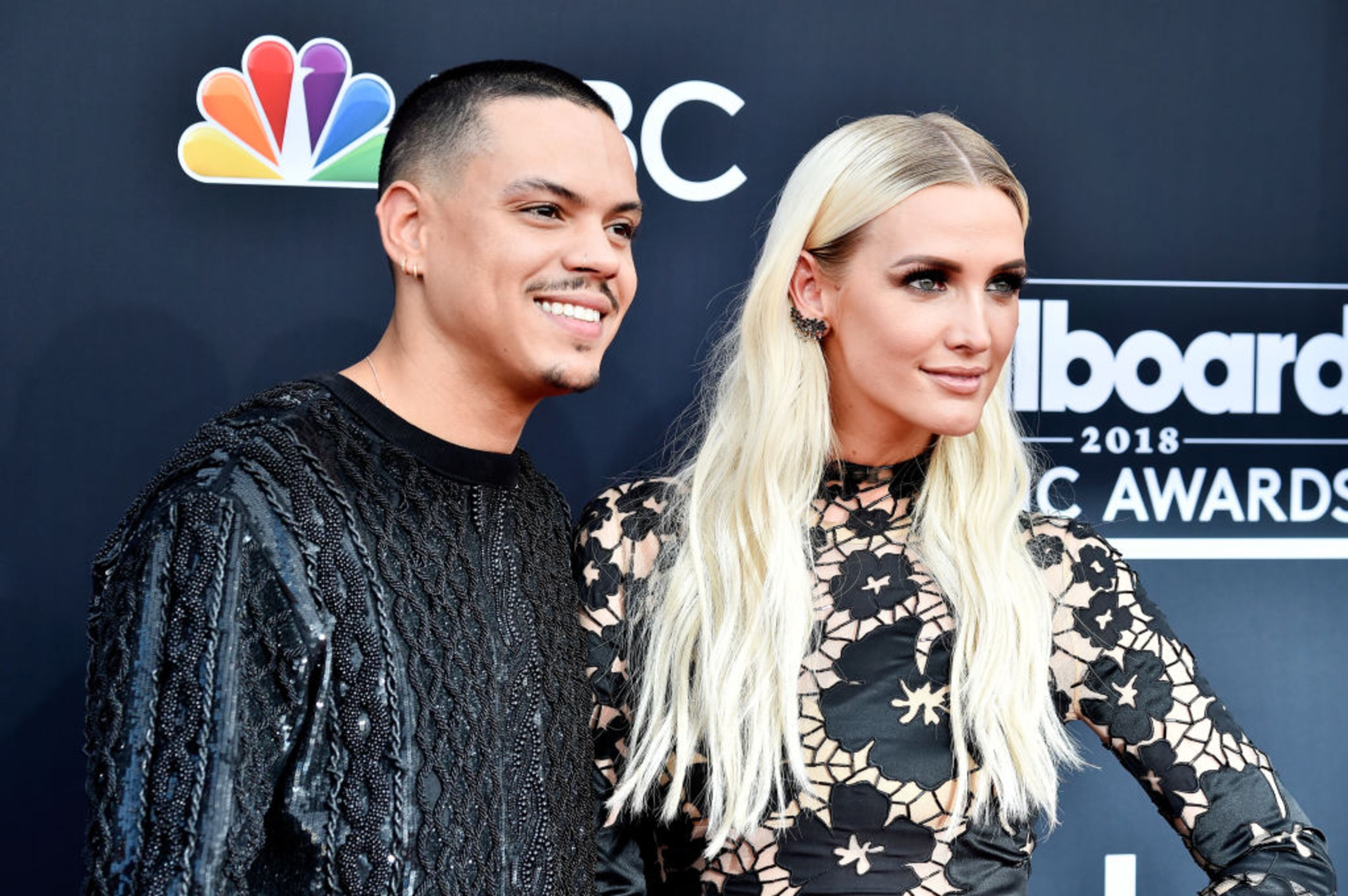 LAS VEGAS, NV - MAY 20: Evan Ross (L) and Ashlee Simpson-Ross attend the 2018 Billboard Music Awards at MGM Grand Garden Arena on May 20, 2018 in Las Vegas, Nevada. (Photo by Frazer Harrison/Getty Images)