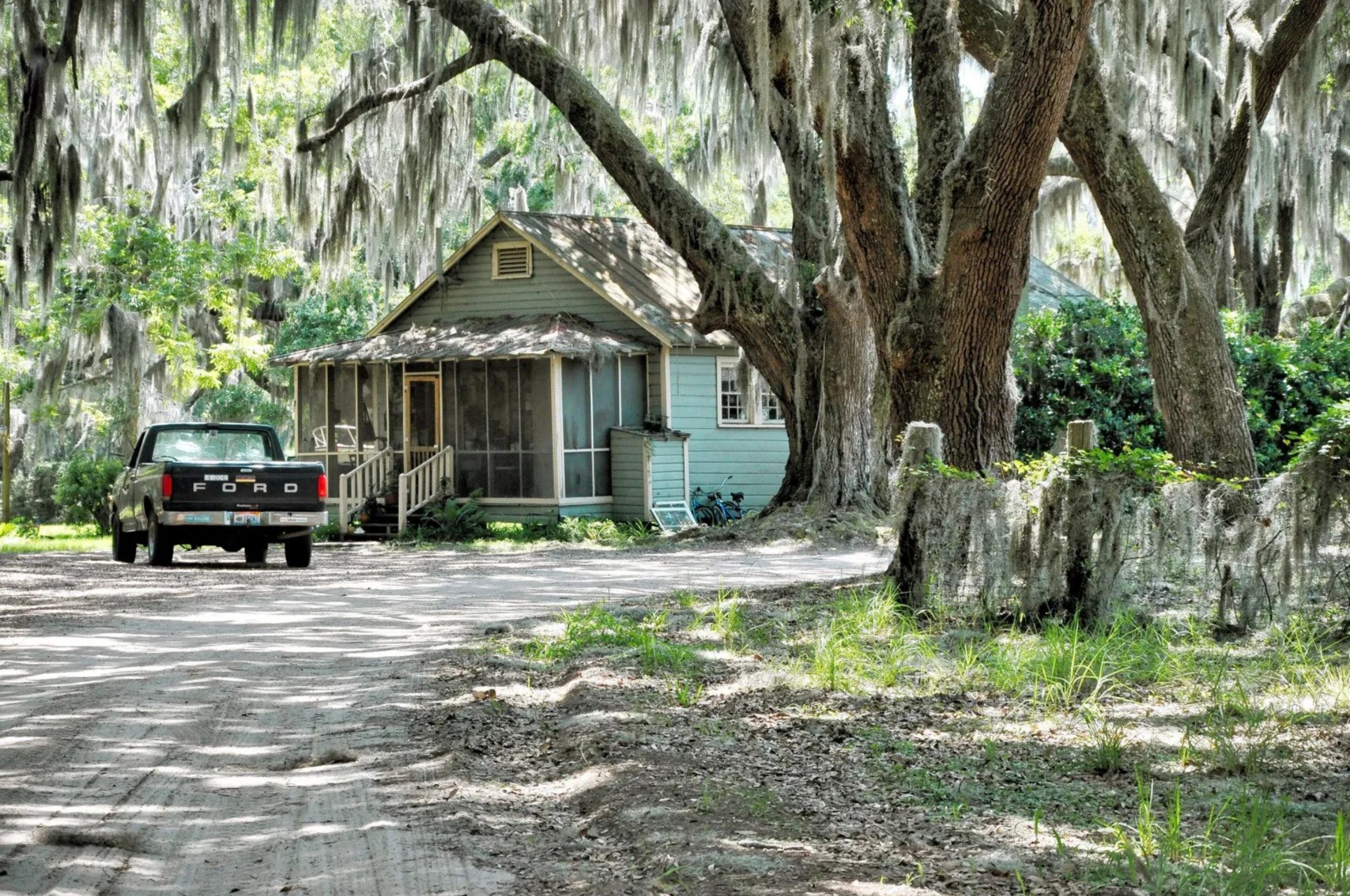 A home in Hog Hammock on Sapelo Island (Photo Courtesy of Brian Brown / Vanishing Georgia)