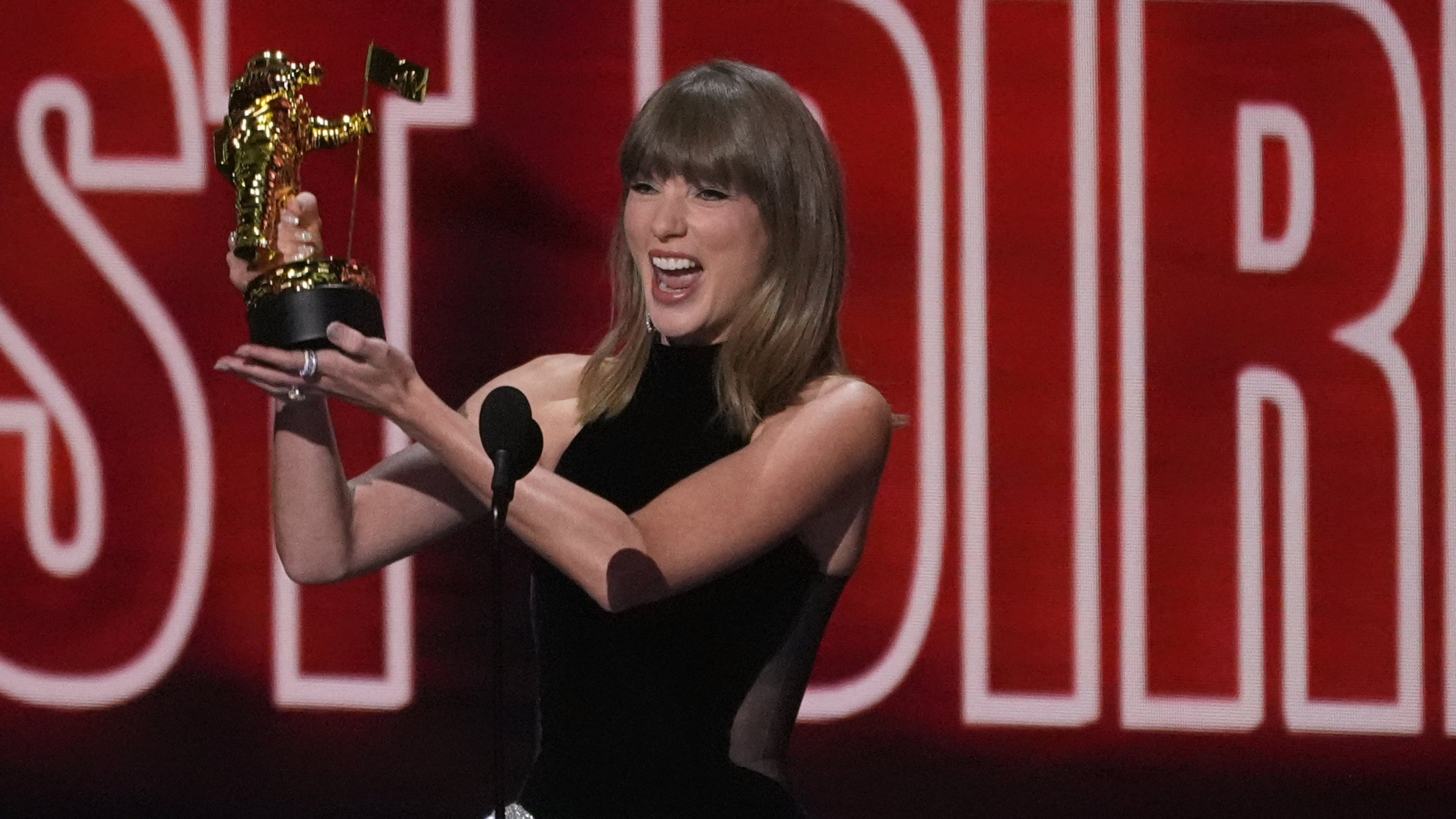 Taylor Swift accepts the MTV VMA Artist Director Honors award during the MTV Video Music Awards on Sunday, Sept. 27, 2026, at the Peacock Theater in Los Angeles. (AP Photo/Chris Pizzello)