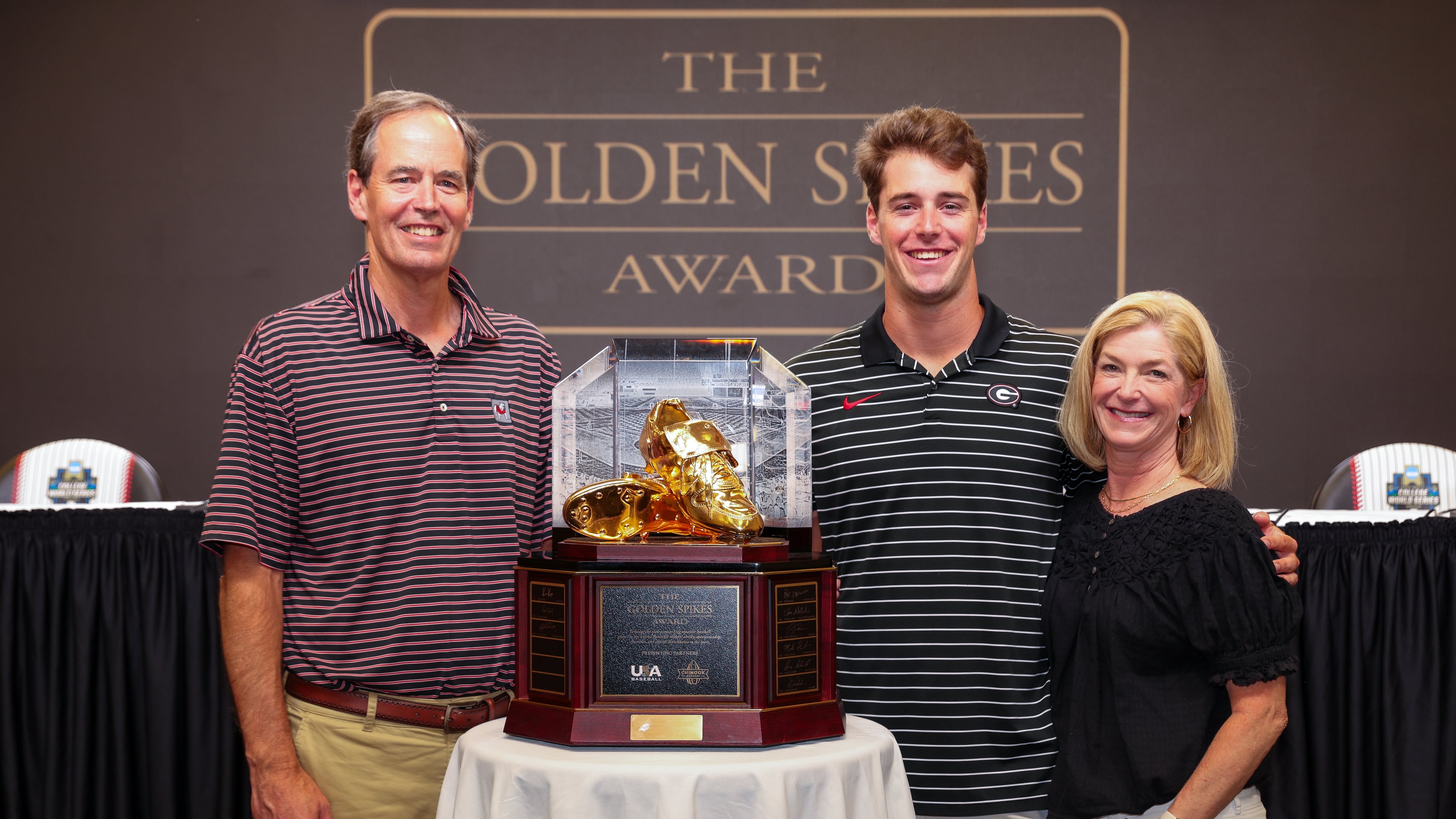 Charlie Condon and family during the Golden Spikes Award at Charles Schwab Field in Omaha, Ne., on Saturday, June 22, 2024. (Kari Hodges/UGAAA)