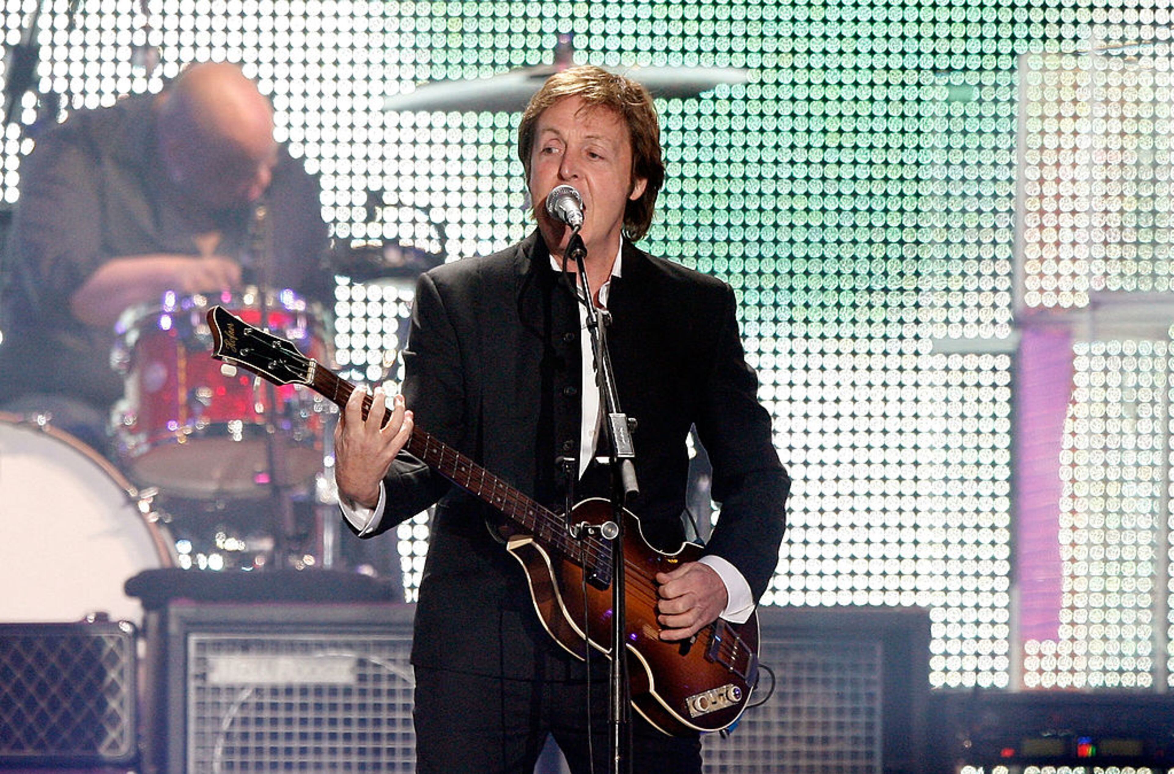 INDIO, CA - APRIL 17: Musician Paul McCartney performs during day one of the Coachella Valley Music & Arts Festival 2009 held at the Empire Polo Club on April 17, 2009 in Indio, California. (Photo by Kevin Winter/Getty Images)