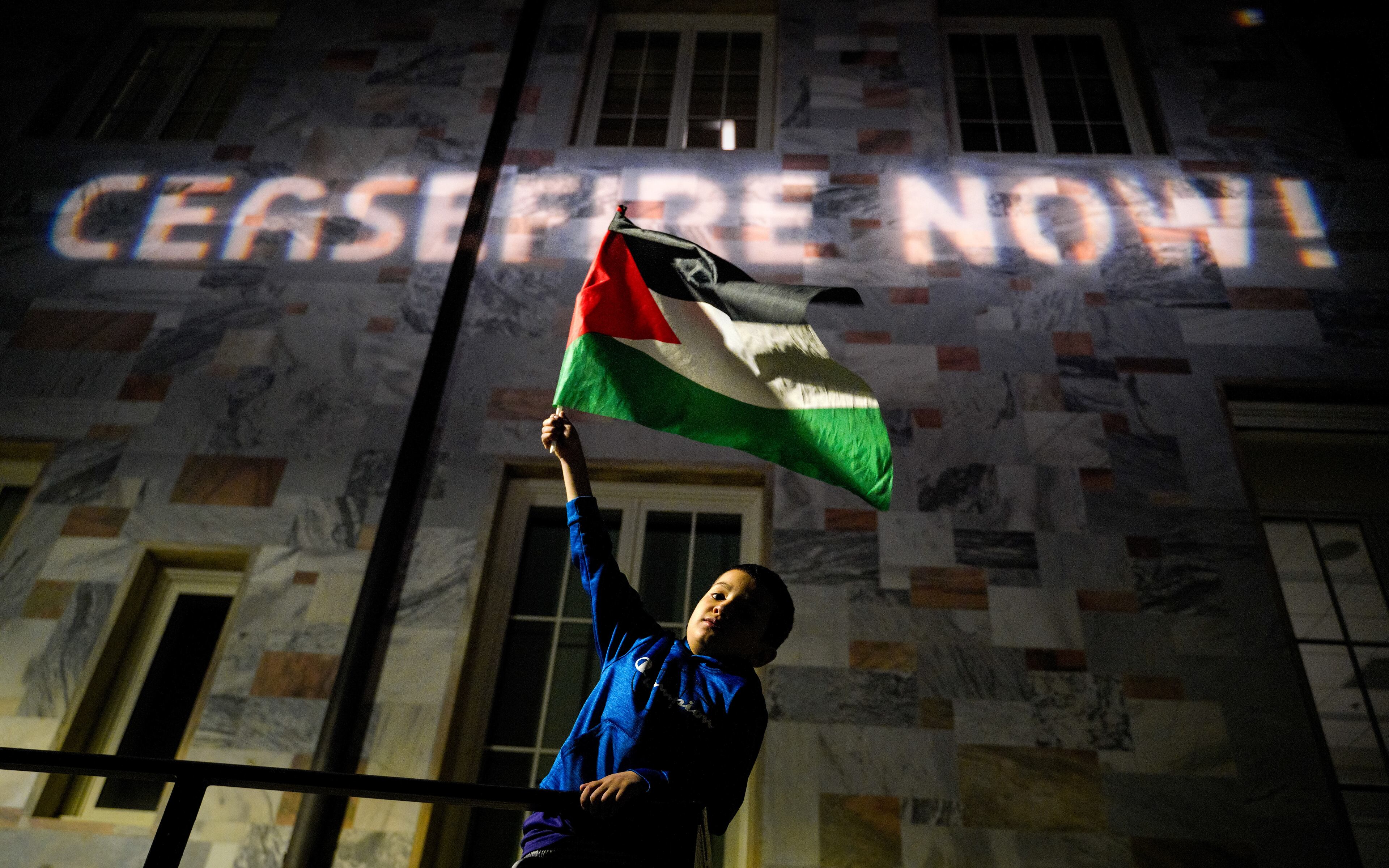 Protesters gathered for a second day of pro-Palestine demonstrations on the Emory University quad on Friday, April 26, 2024. (Ben Hendren for The Atlanta Journal-Constitution)