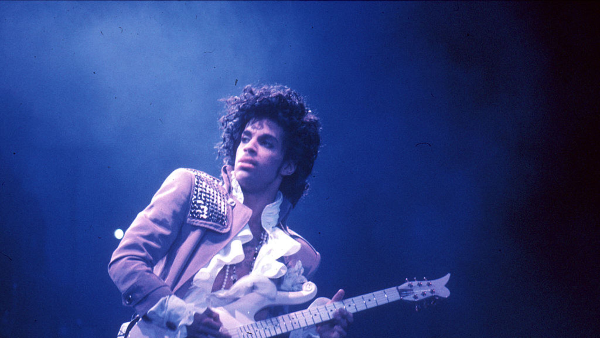 Prince's Sign Prince’s ‘Sign O’ The Times’ concert film making rare appearance on cable