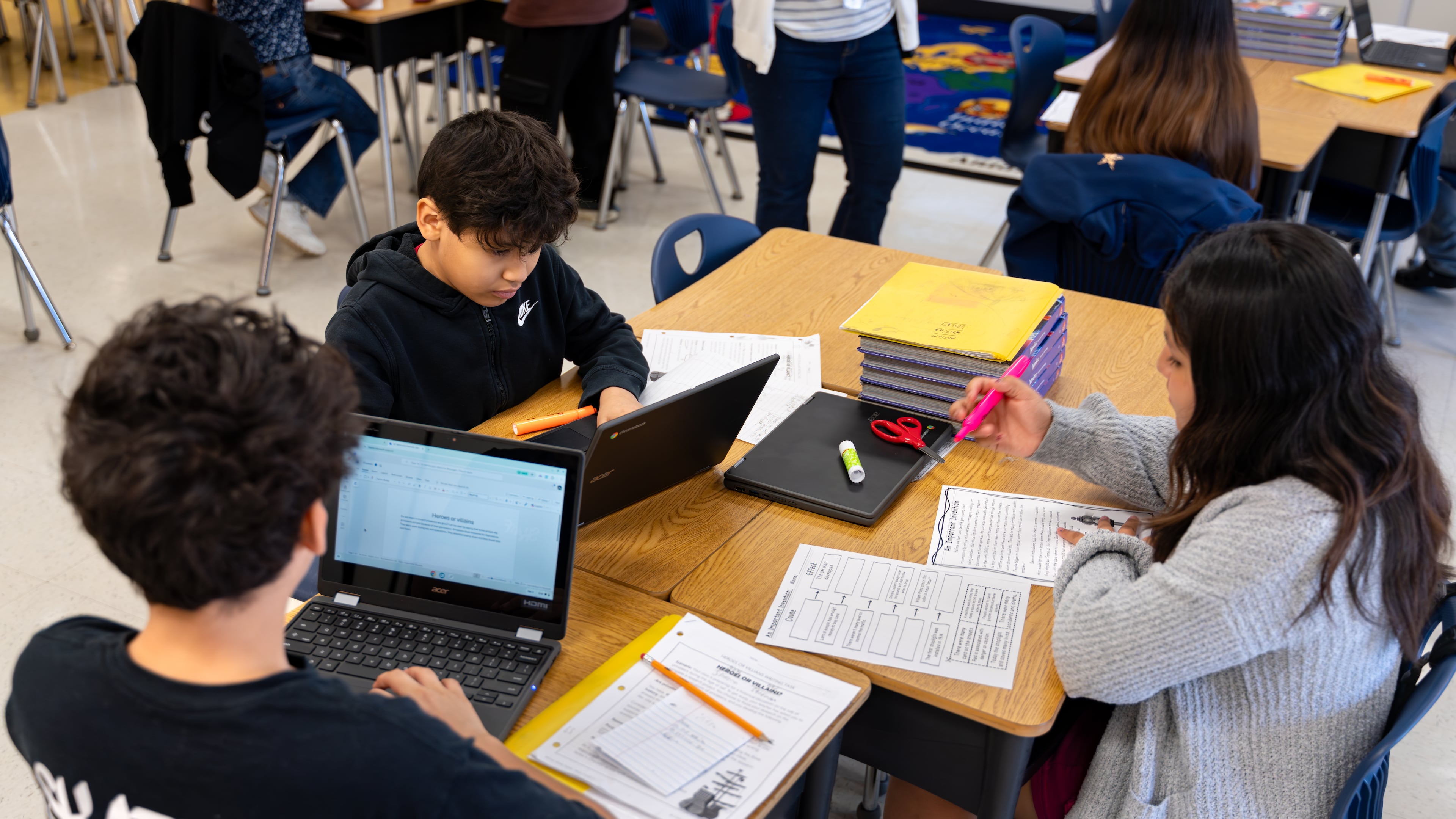 Vickery Mill Elementary School fifth grade students work together during a reading and writing class Thursday, March 5, 2026. (Ben Hendren for the AJC)