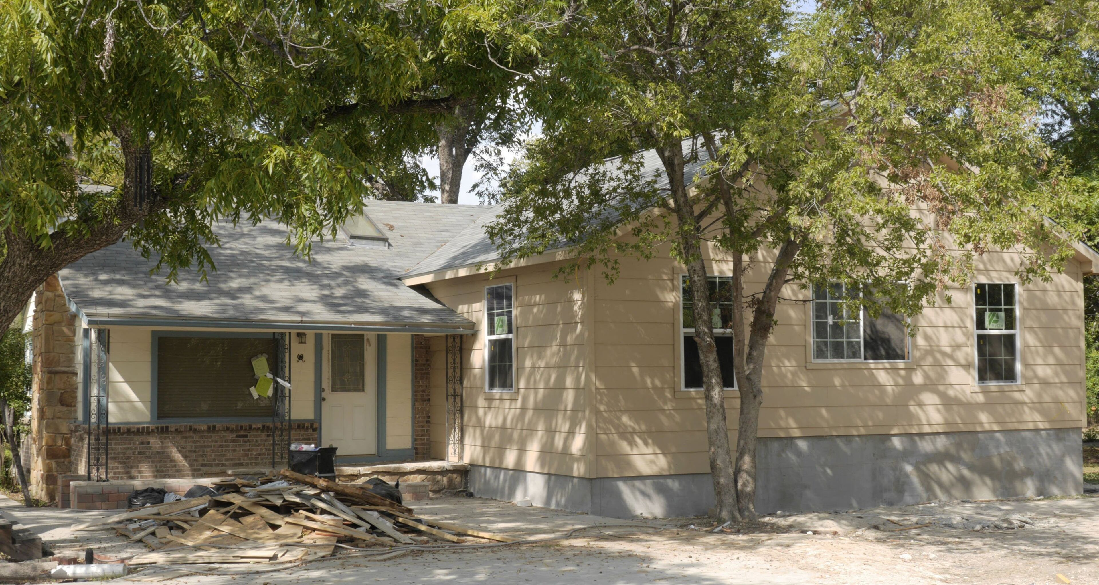 Naval Yard shooter Aaron Alexis once lived at this house in Fort Worth, Texas. Image was captured Monday, September 16, 2013. (Ron Baselice/Dallas Morning News/MCT)