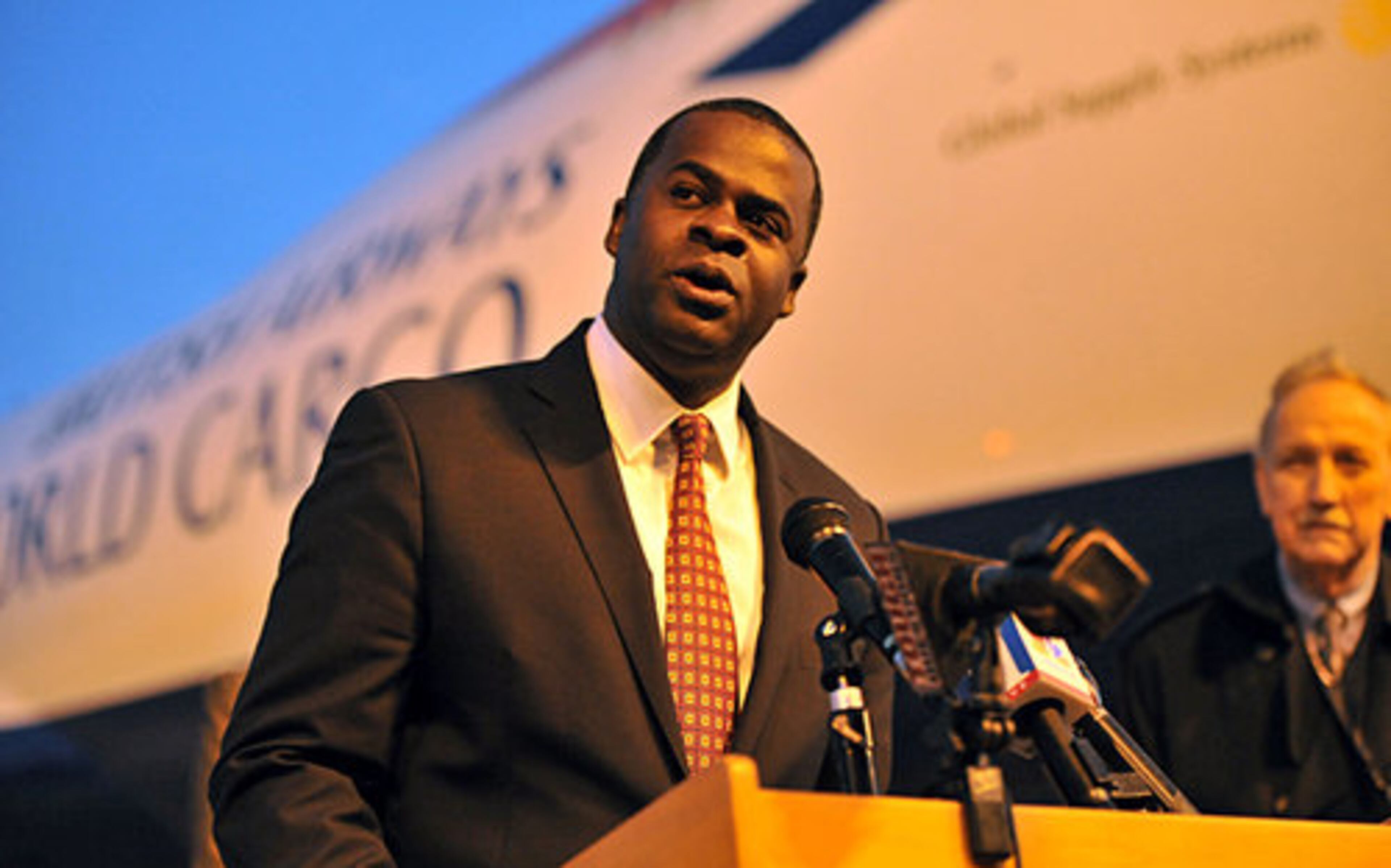 Atlanta Major Kasim Reed speaks during the debut ceremony.