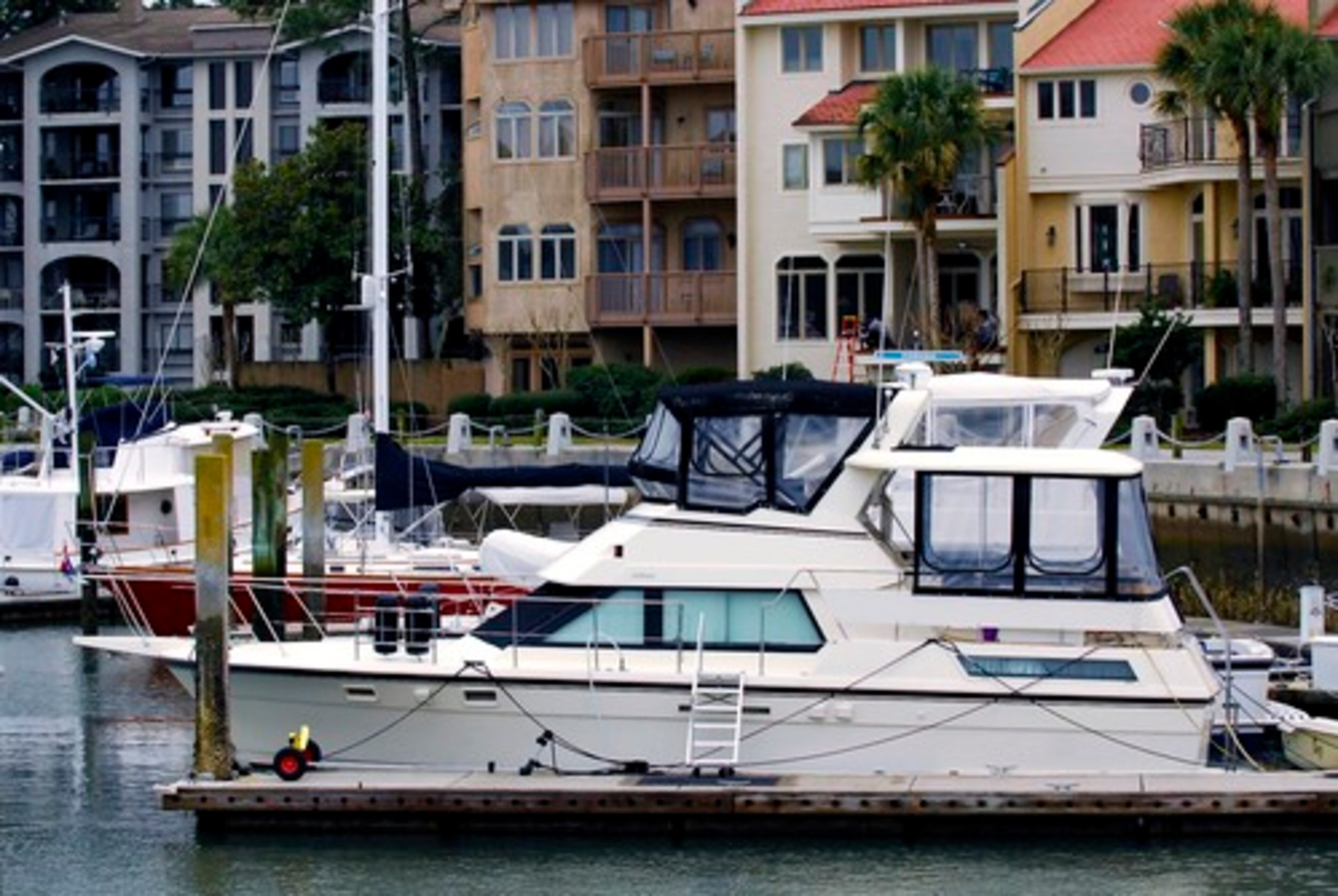 The Calverts lived part of the year in an upscale home on East Brookhaven Drive in northeast Atlanta and the rest on their yacht in a tony Hilton Head community called Sea Pines.