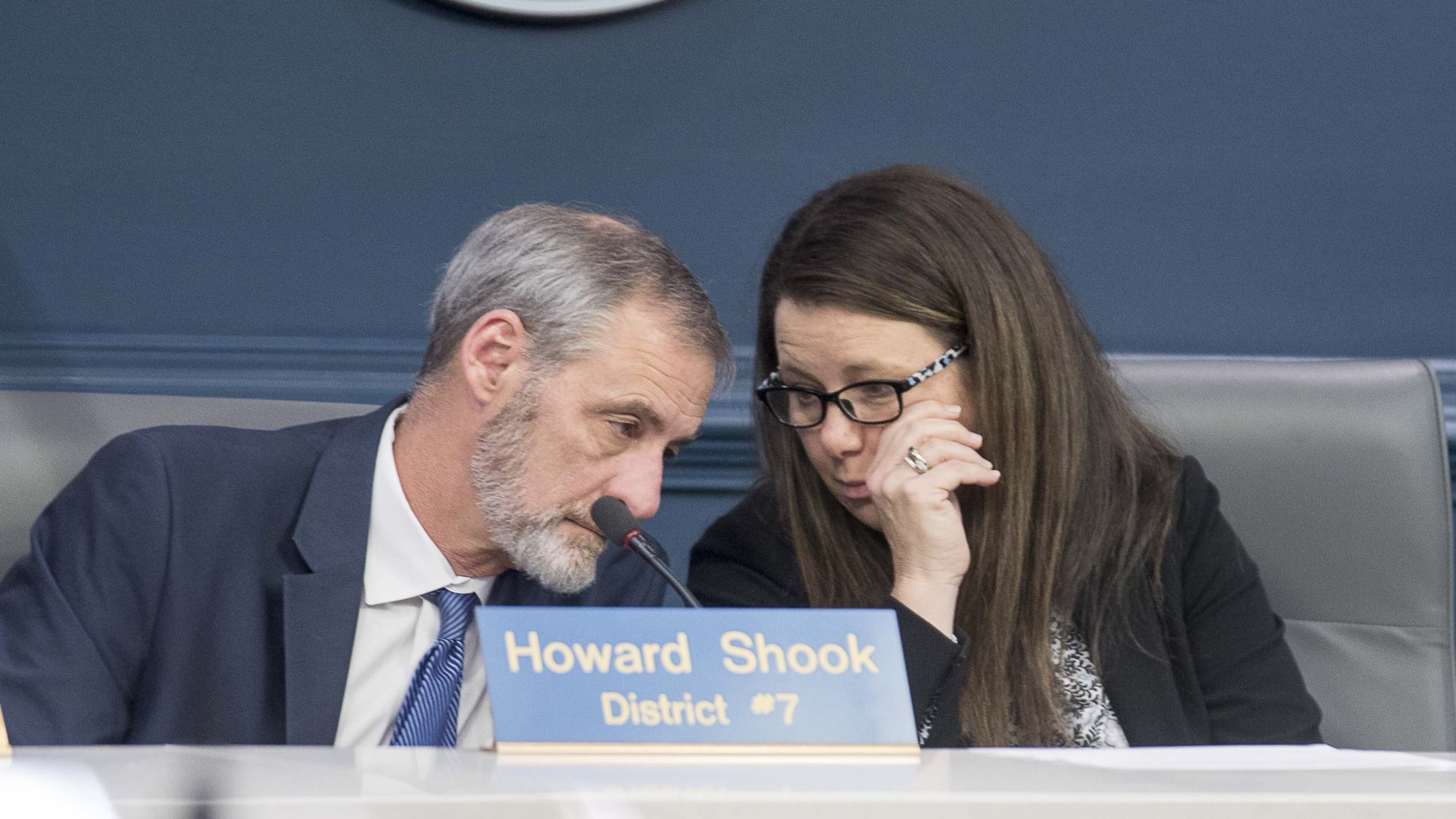 Atlanta Councilwoman Jennifer Ide (right), chair of the Finance/Executive committee, speaks with councilman Howard Shook (left), vice-chair of the committee, during a special called committee meeting to debate the creation of an Office of Inspector General. (ALYSSA POINTER/ALYSSA.POINTER@AJC.COM)