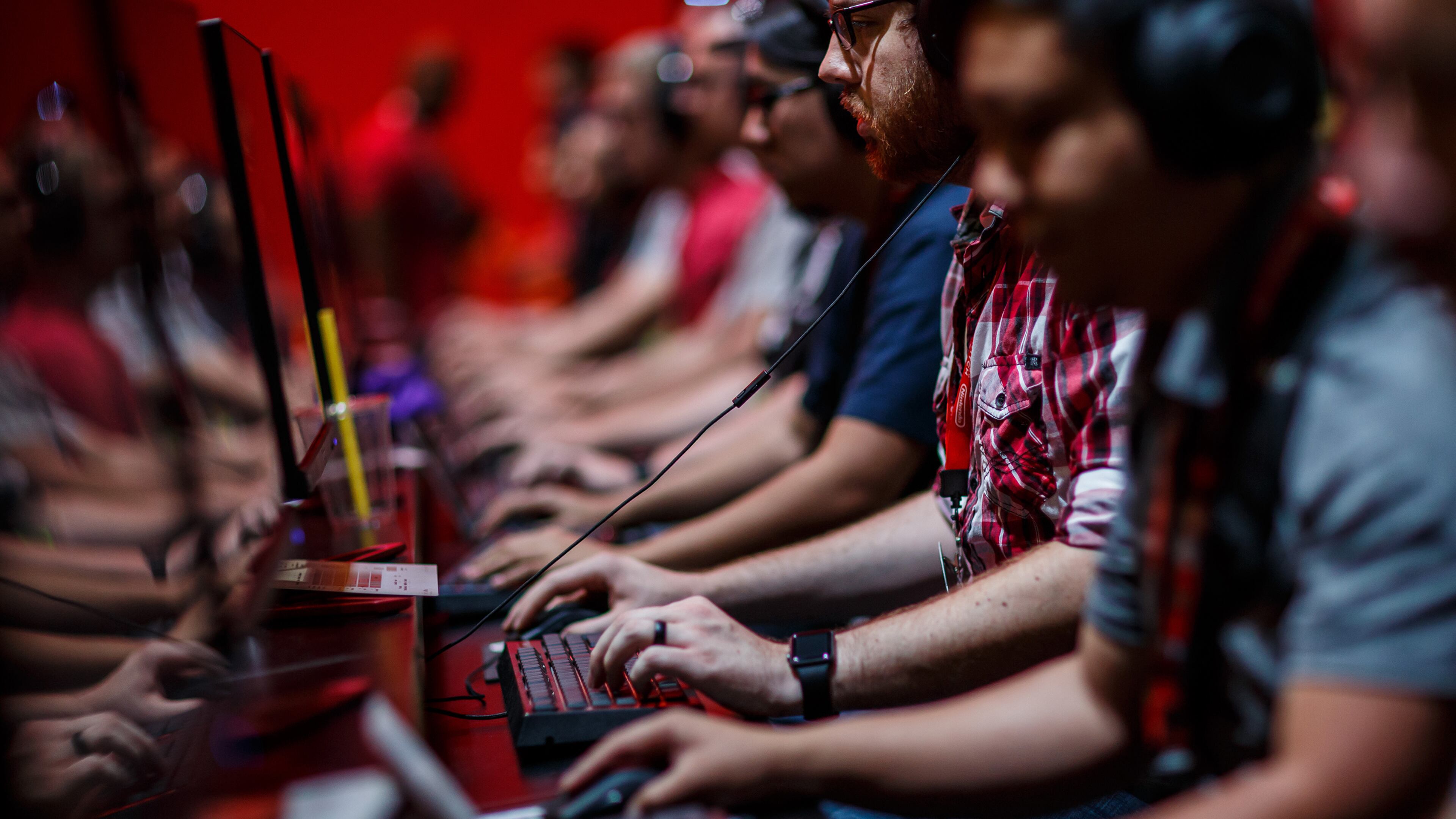 Gamers play Destiny 2 at E3, the Electronic Entertainment Expo, on June 14, 2017 in Los Angeles, Calif. (Marcus Yam/Los Angeles Times/TNS)