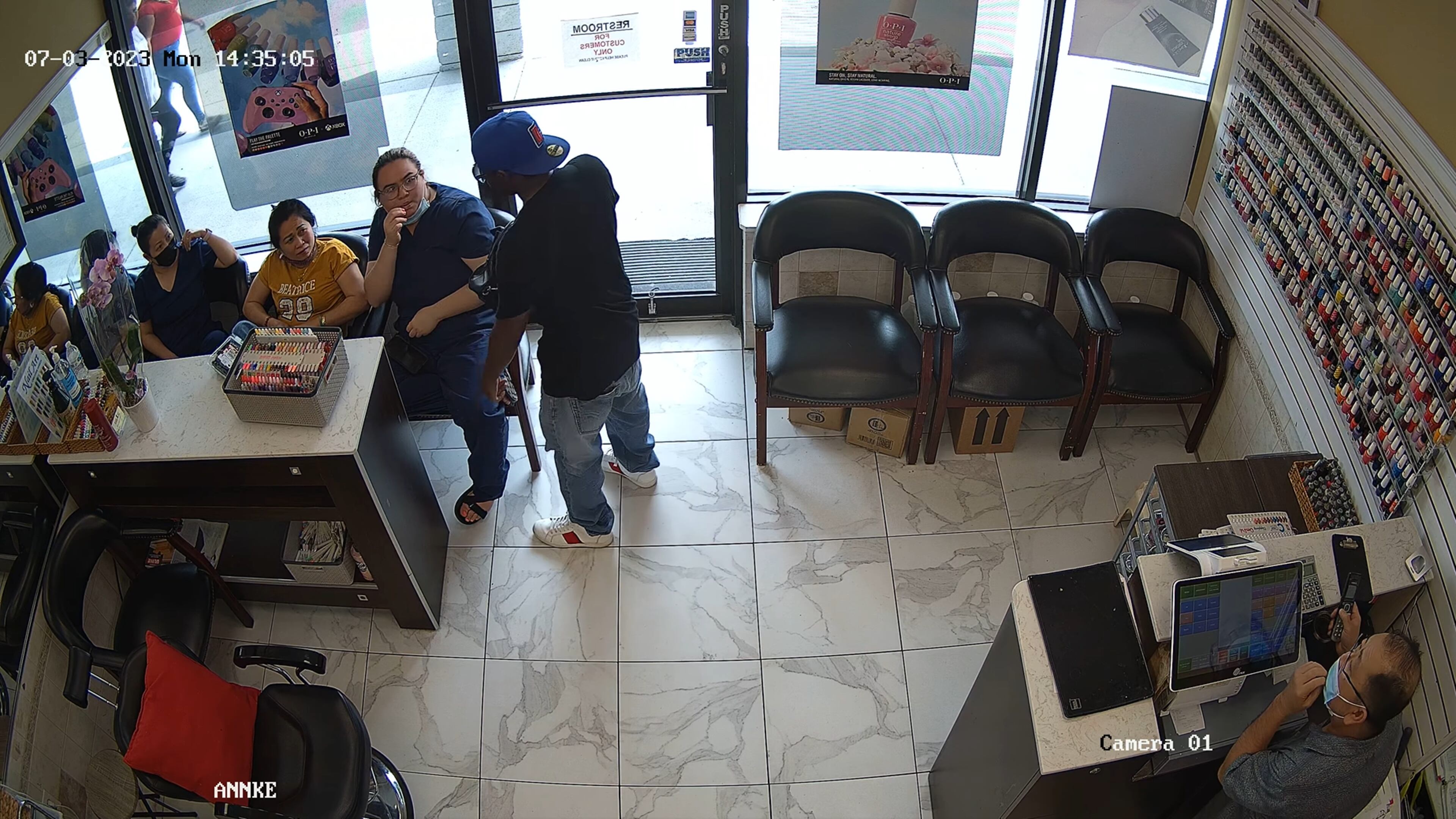 Atlanta police need help identifying a suspect in a robbery Monday afternoon at the Nail1st salon on Piedmont Road in Buckhead.