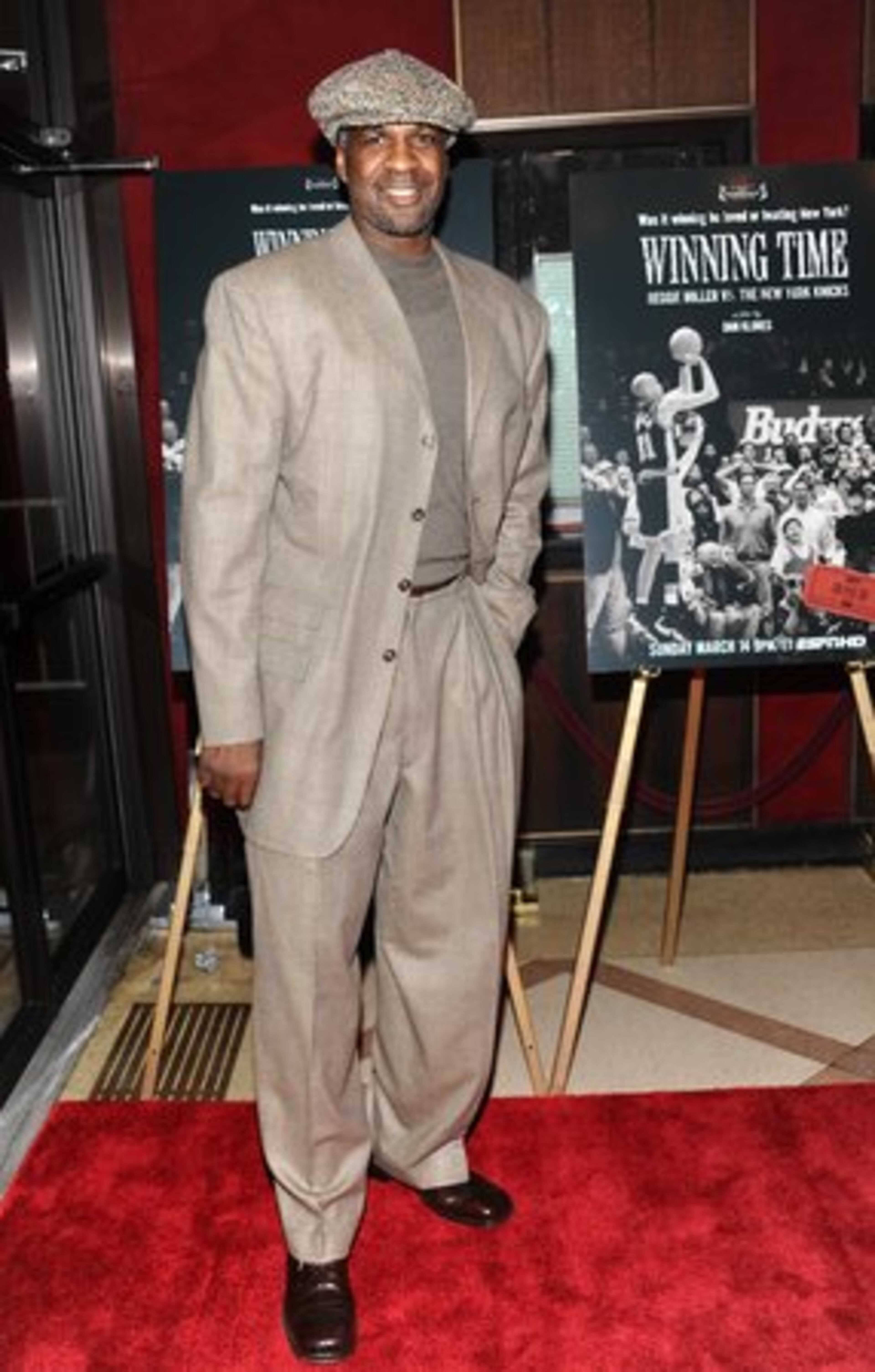 Charles Oakley played for the Knicks at the same time Reggie Miller played for the Pacers.