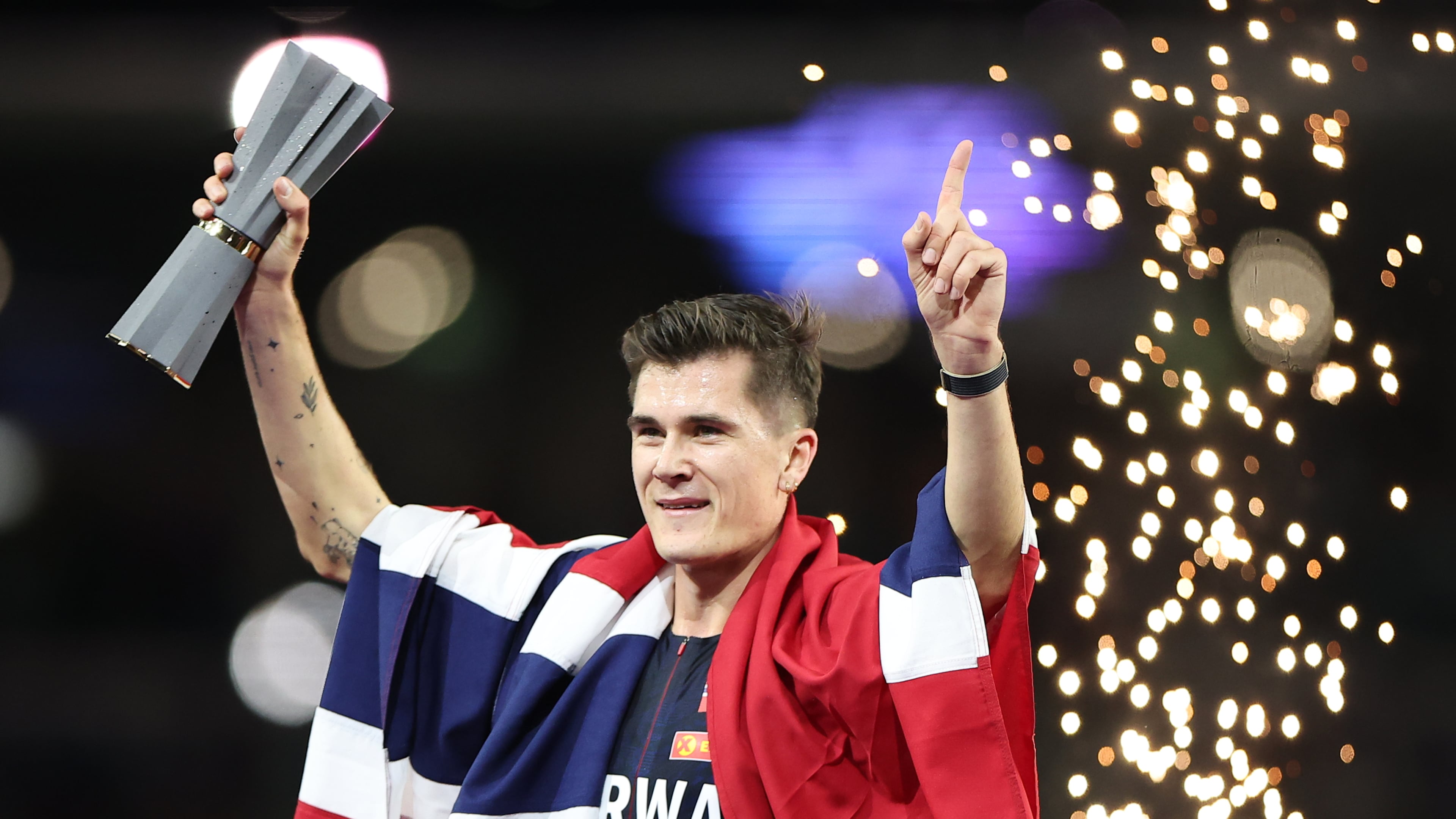 Jakob Ingebrigtsen, of Norway, celebrates winning the men's 5,000 meters final during the World Athletics Ultimate Championship in Budapest, Hungary, Friday, Sept. 11, 2026. (AP Photo/Armin Durgut)