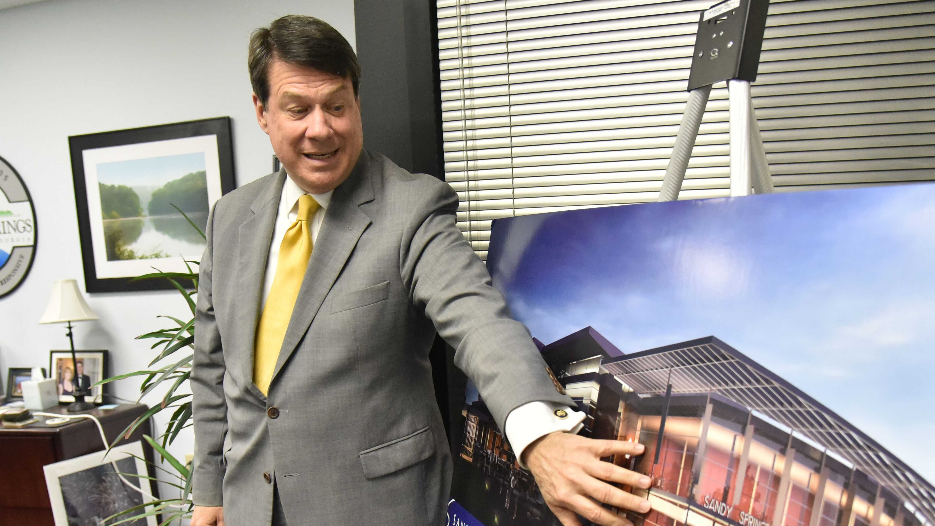 Sandy Springs Mayor Rusty Paul will visit Israel later this month.