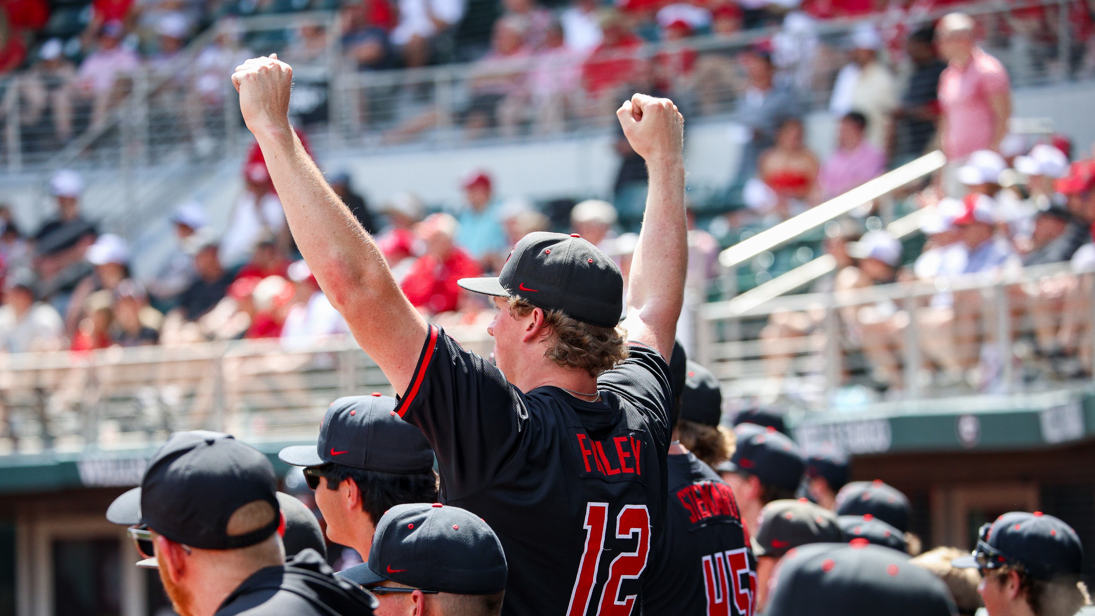 Georgia pitcher Leighton Finley (center), here during an April game, will likely be the Bulldogs' No. 2 starter in regional play. (Laney Martin/UGAAA)