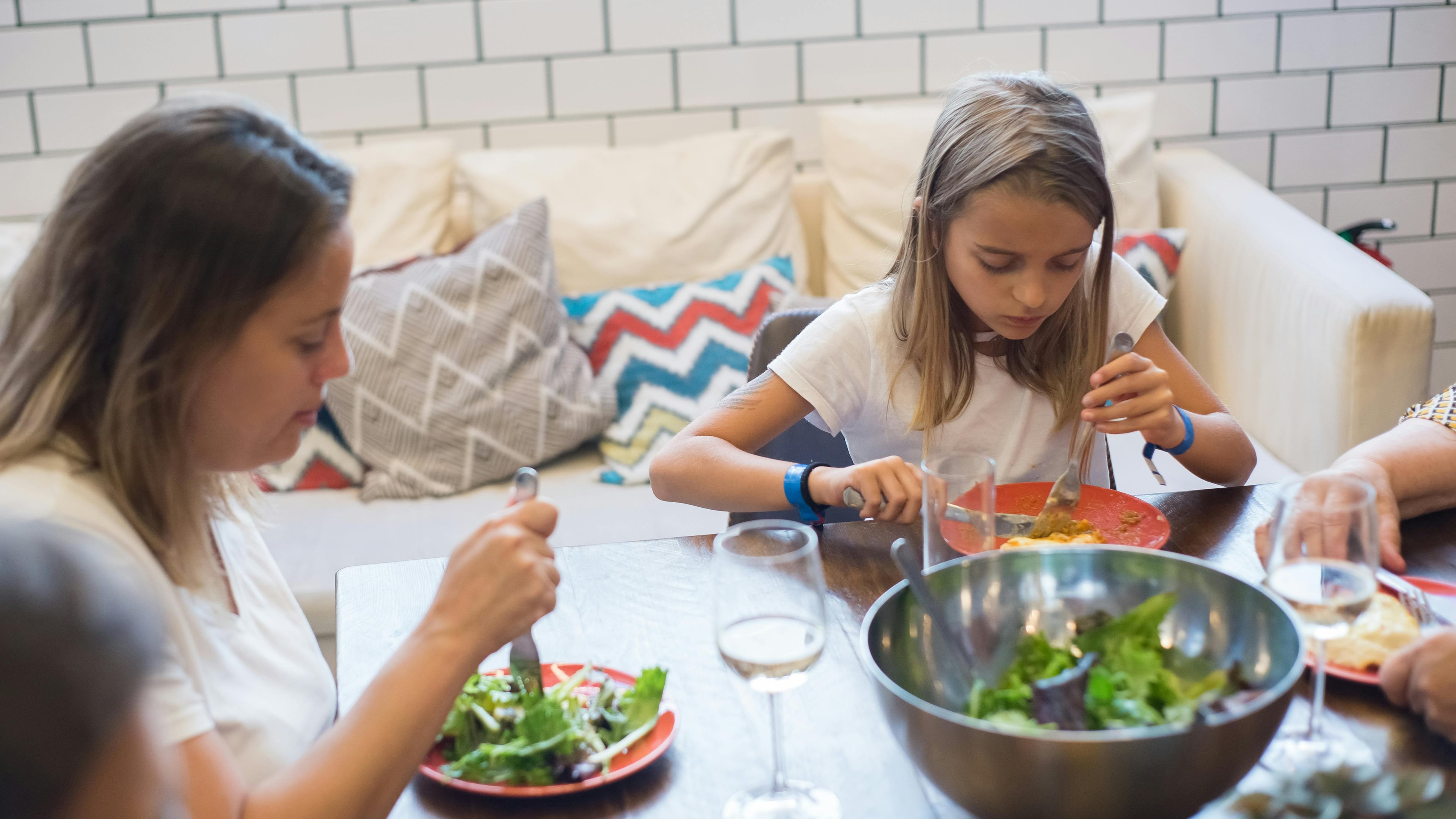 Enjoying a shared meal a few times a week can become one of the most meaningful parts of your family’s routine. (Photo by Kampus Production via pexels.com)