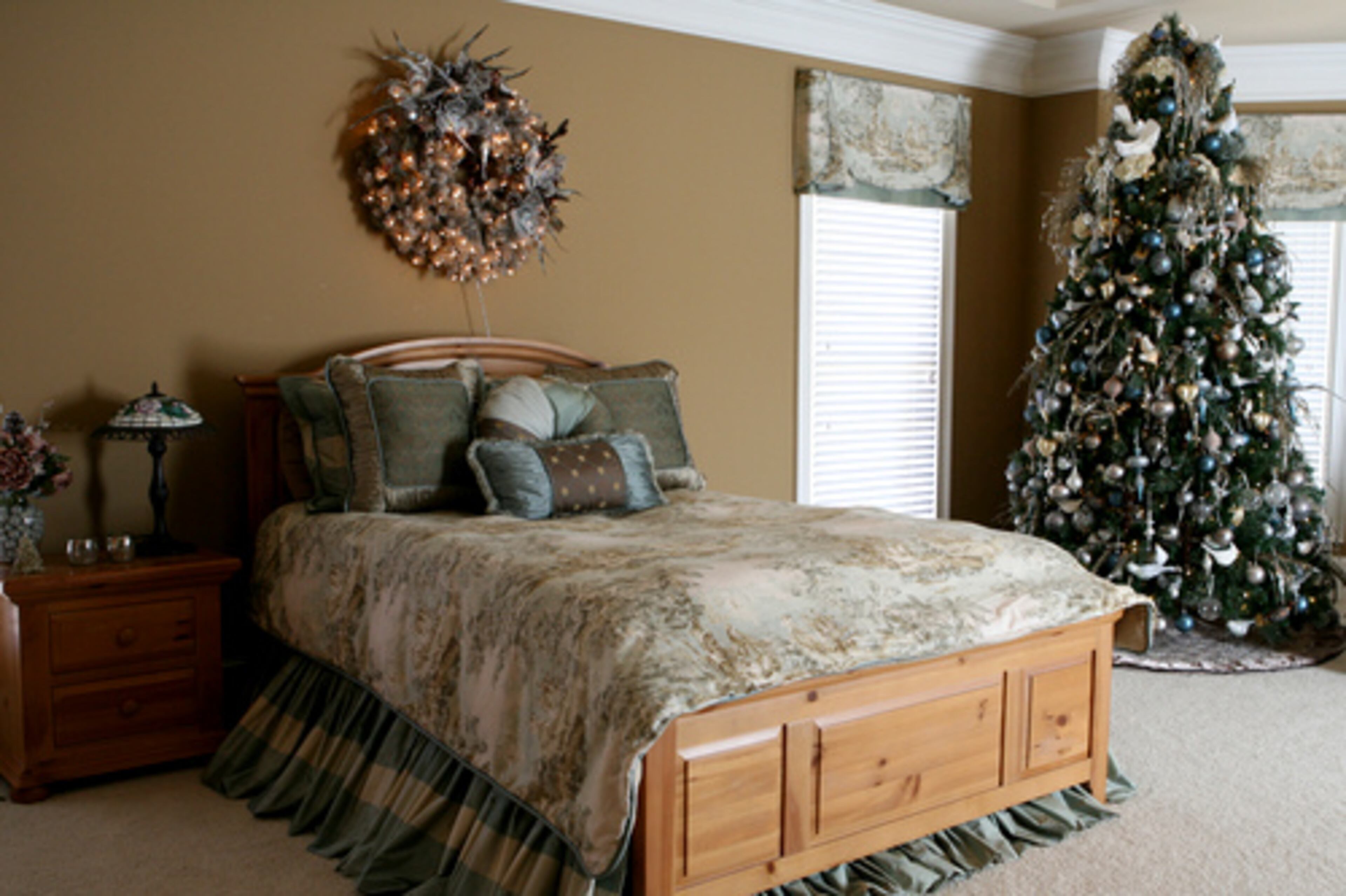 This bedroom belongs to Katie, the couple's 20-year-old daughter who attends Clemson University. The Robersons also have a son, David, a junior at Peachtree Ridge High.