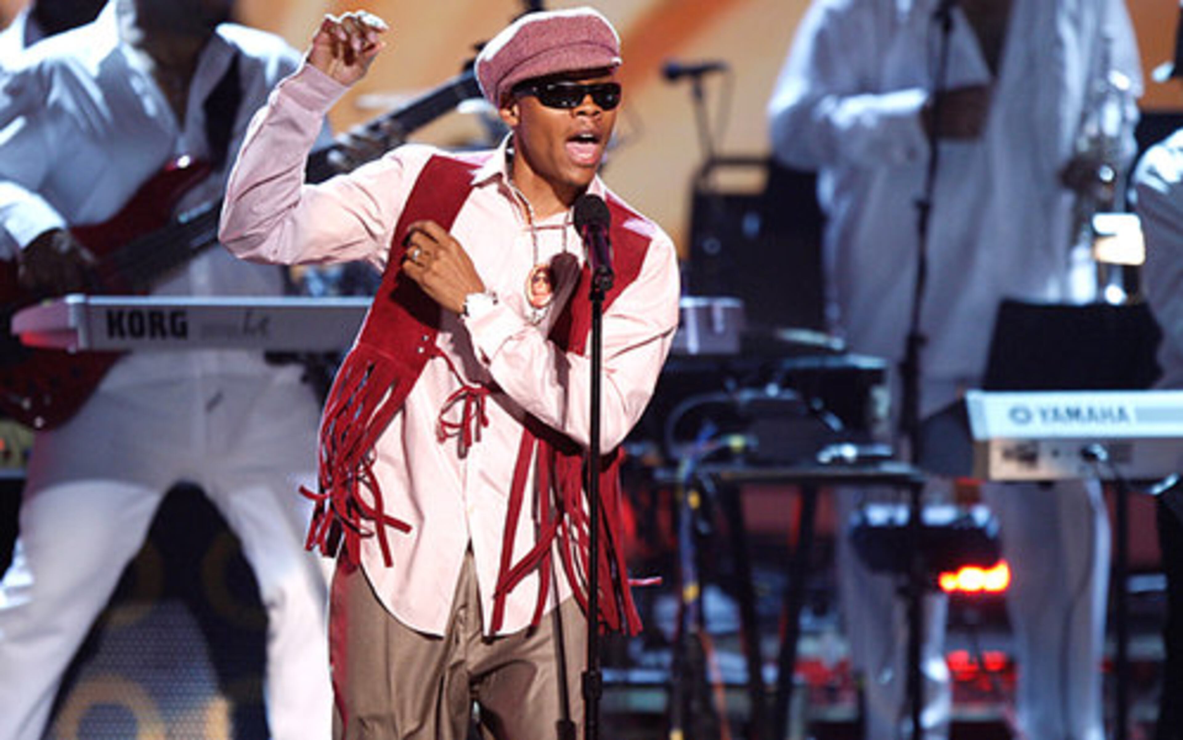 Singer Ronnie DeVoe pays tribute to Michael Jackson.