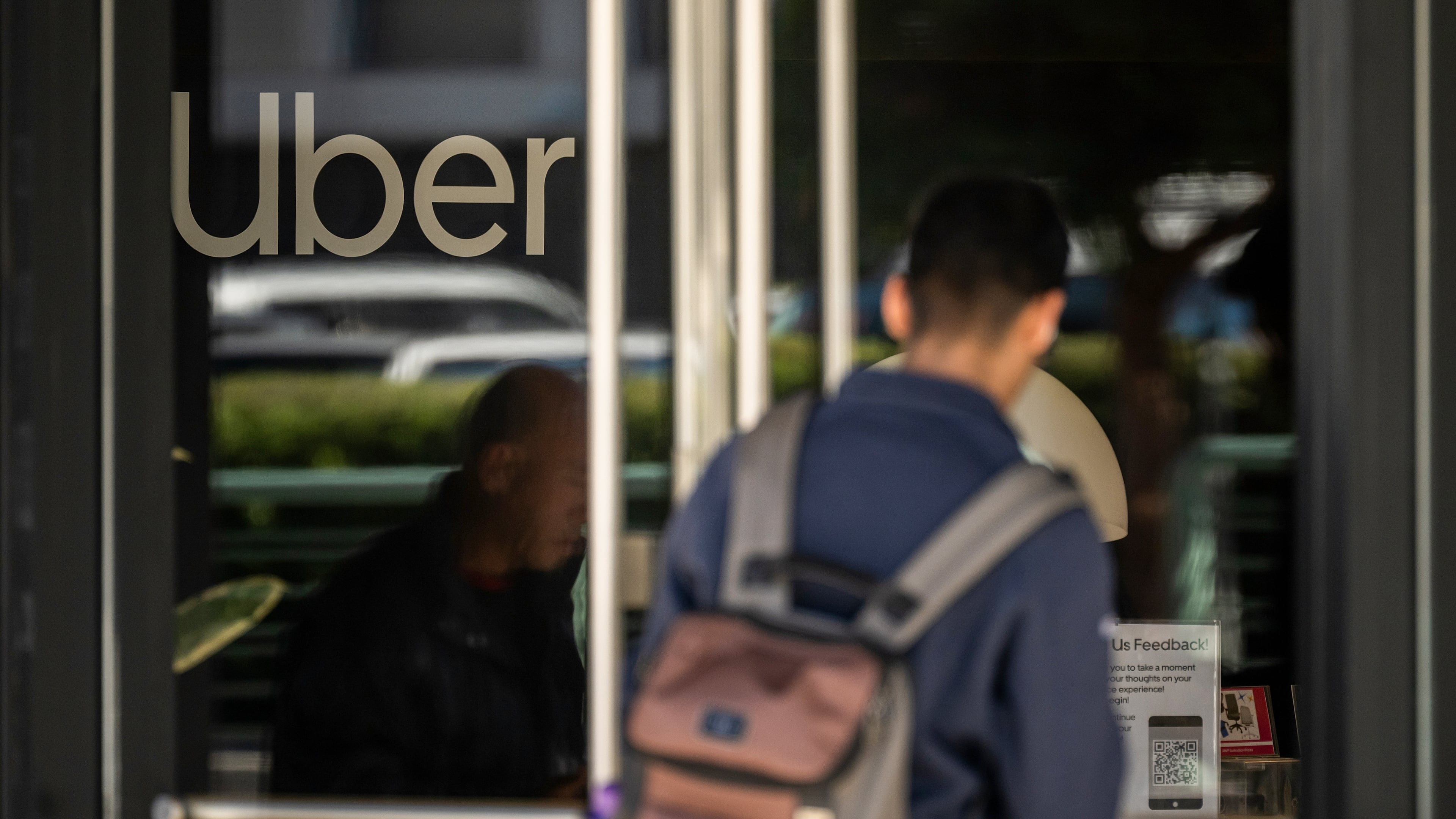 Uber's CEO must testify in a lawsuit that contends the company is liable for the alleged sex trafficking of a 14-year-old girl, a Gwinnett County judge has ruled. (David Paul Morris/Bloomberg via Getty Images)