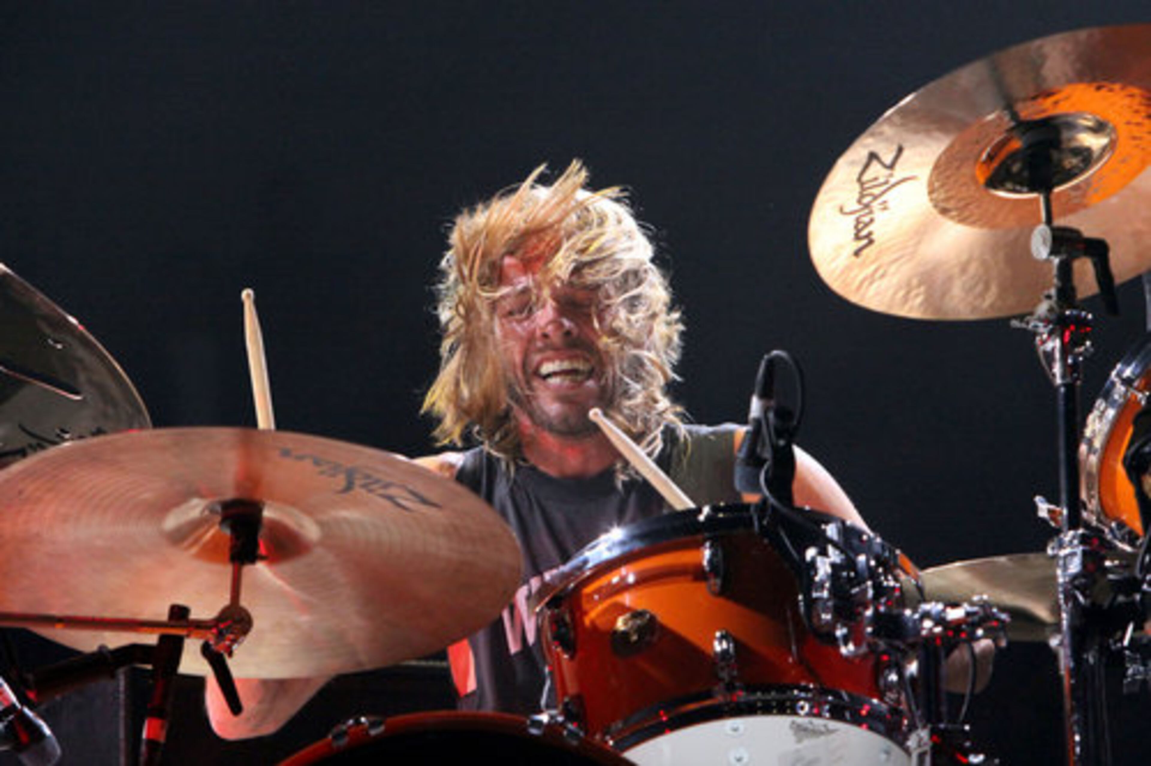 Drummer Taylor Hawkins hits the skins for the Foo Fighters as they perform "Pretender."