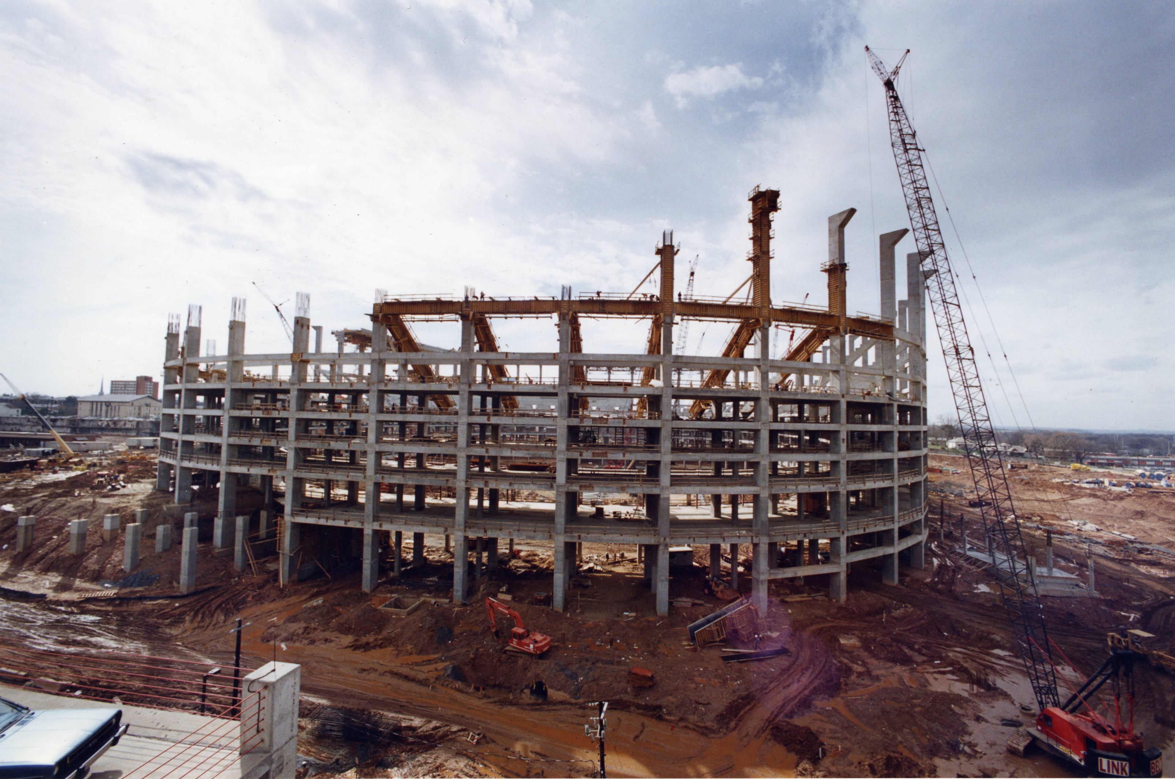 Jan. 17, 1992: The framework of the Georgia Dome's exterior early in its construction.