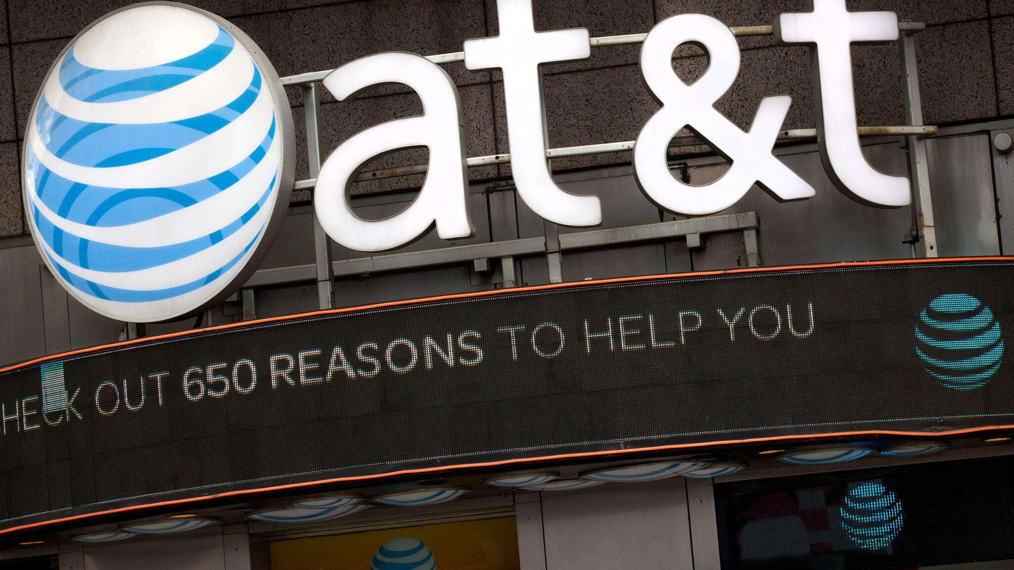 Strike by Southeastern AT&T workers goes on as sides meet with mediator