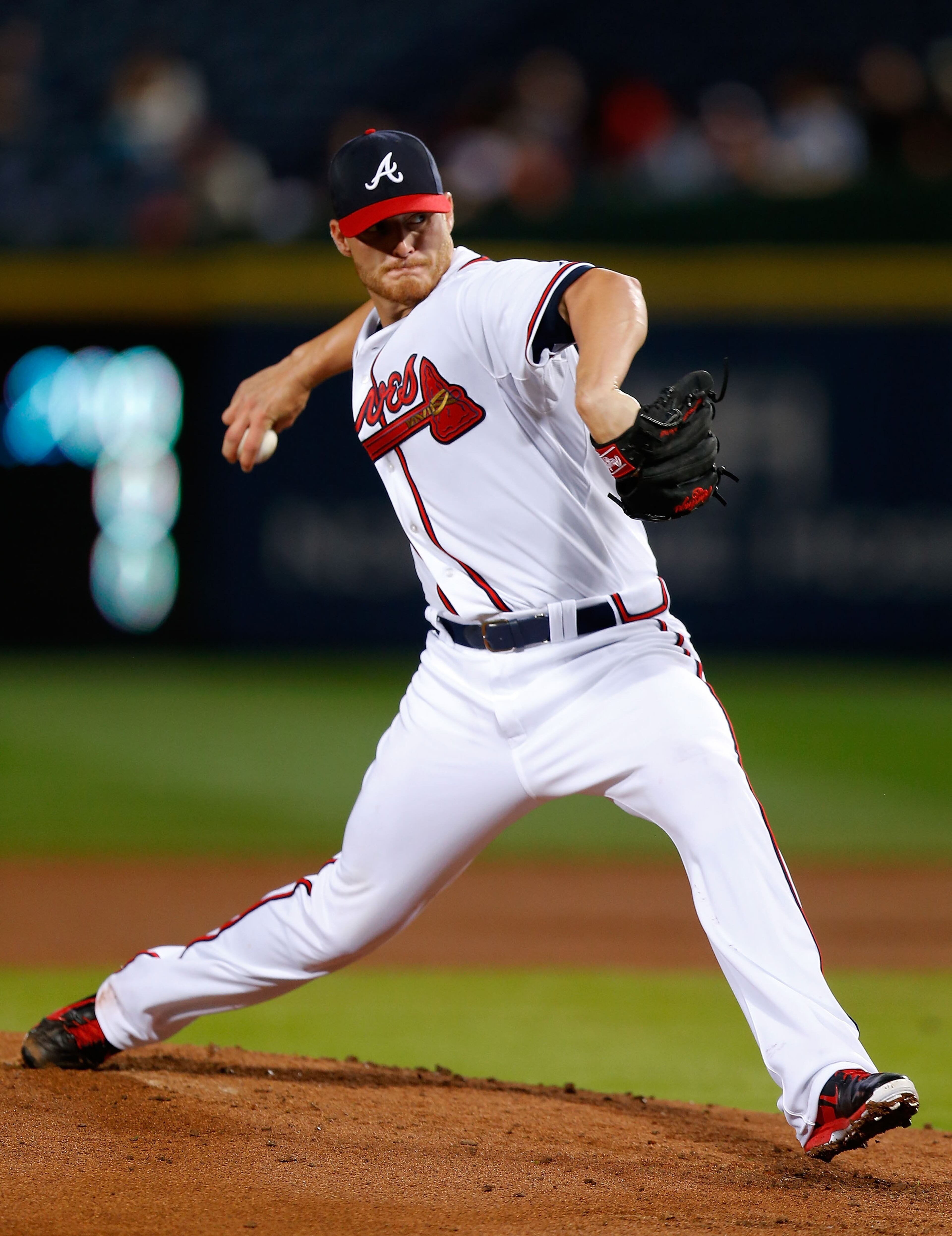 Shelby Miller #17 of the Atlanta Braves pitches in the second inning during the game against the Miami Marlins at Turner Field on April 13, 2015 in Atlanta, Georgia. (Photo by Mike Zarrilli/Getty Images)