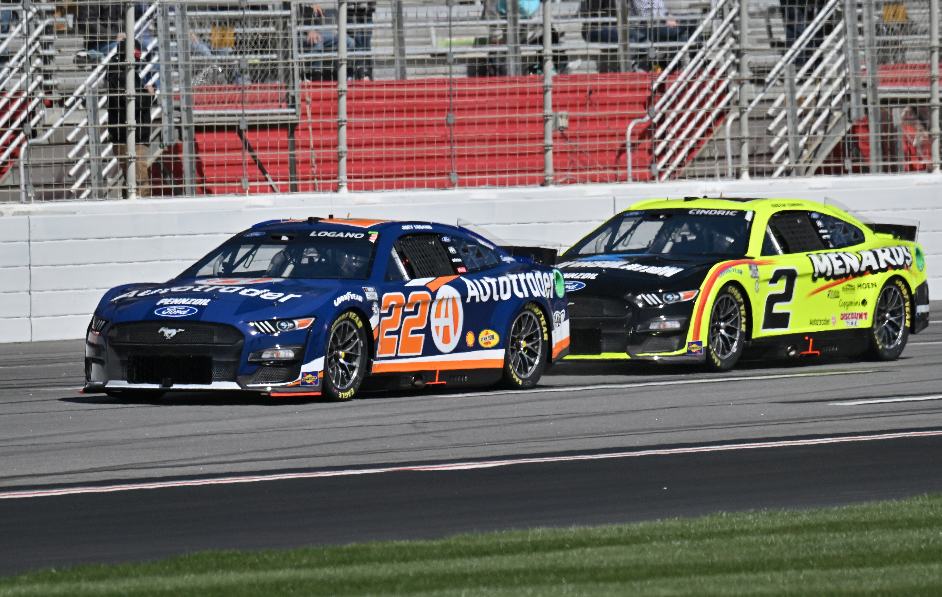 Leave the drafting to NASCAR professionals like Joey Logano (front) and Austin Cindric, here during the Ambetter Health 400 at Atlanta Motor Speedway in March 2023 in Hampton. (Hyosub Shin/AJC 2023)