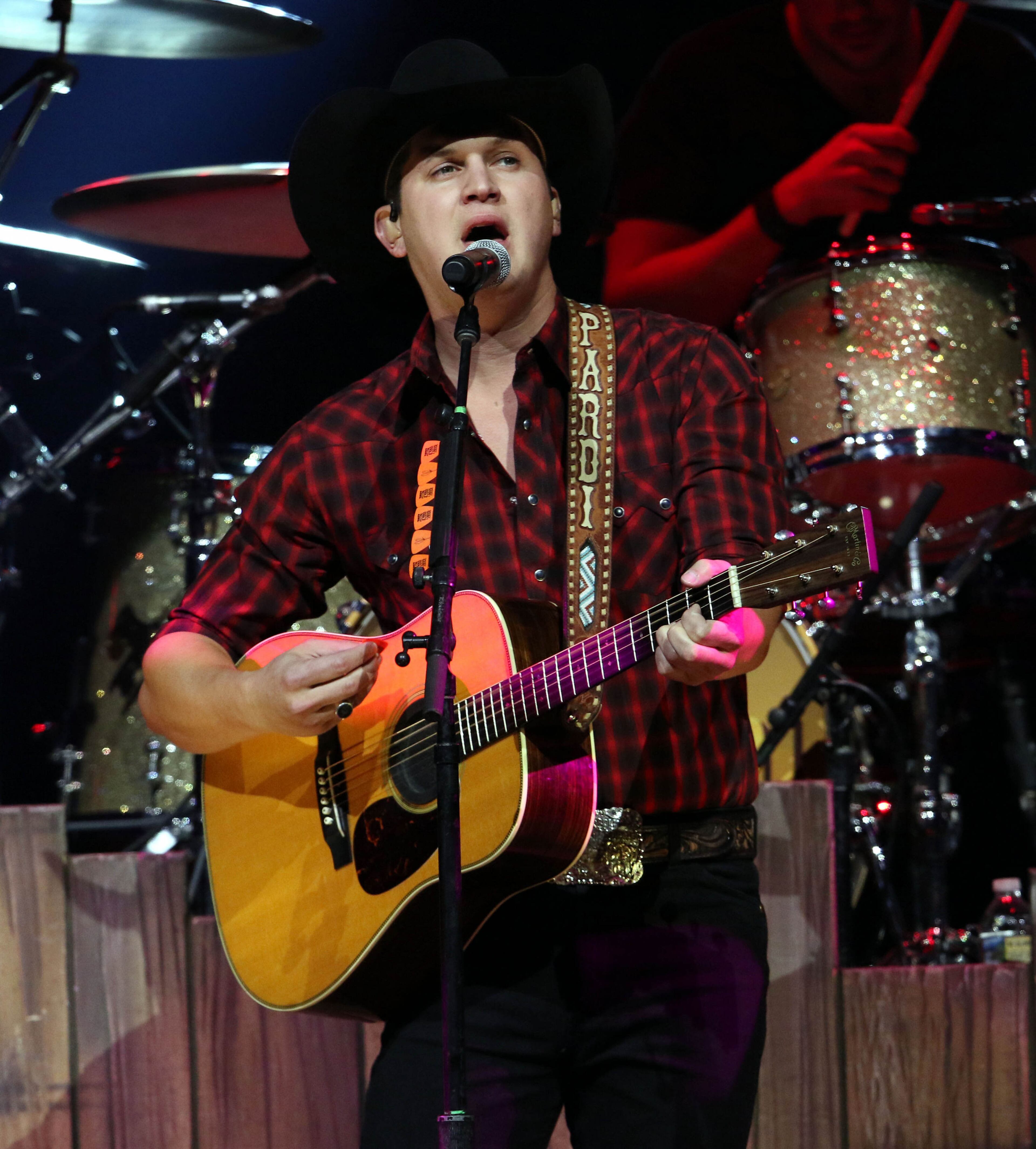 Jon Pardi is with Lambert for her full tour. Photo: Robb Cohen Photography & Video /RobbsPhotos.com