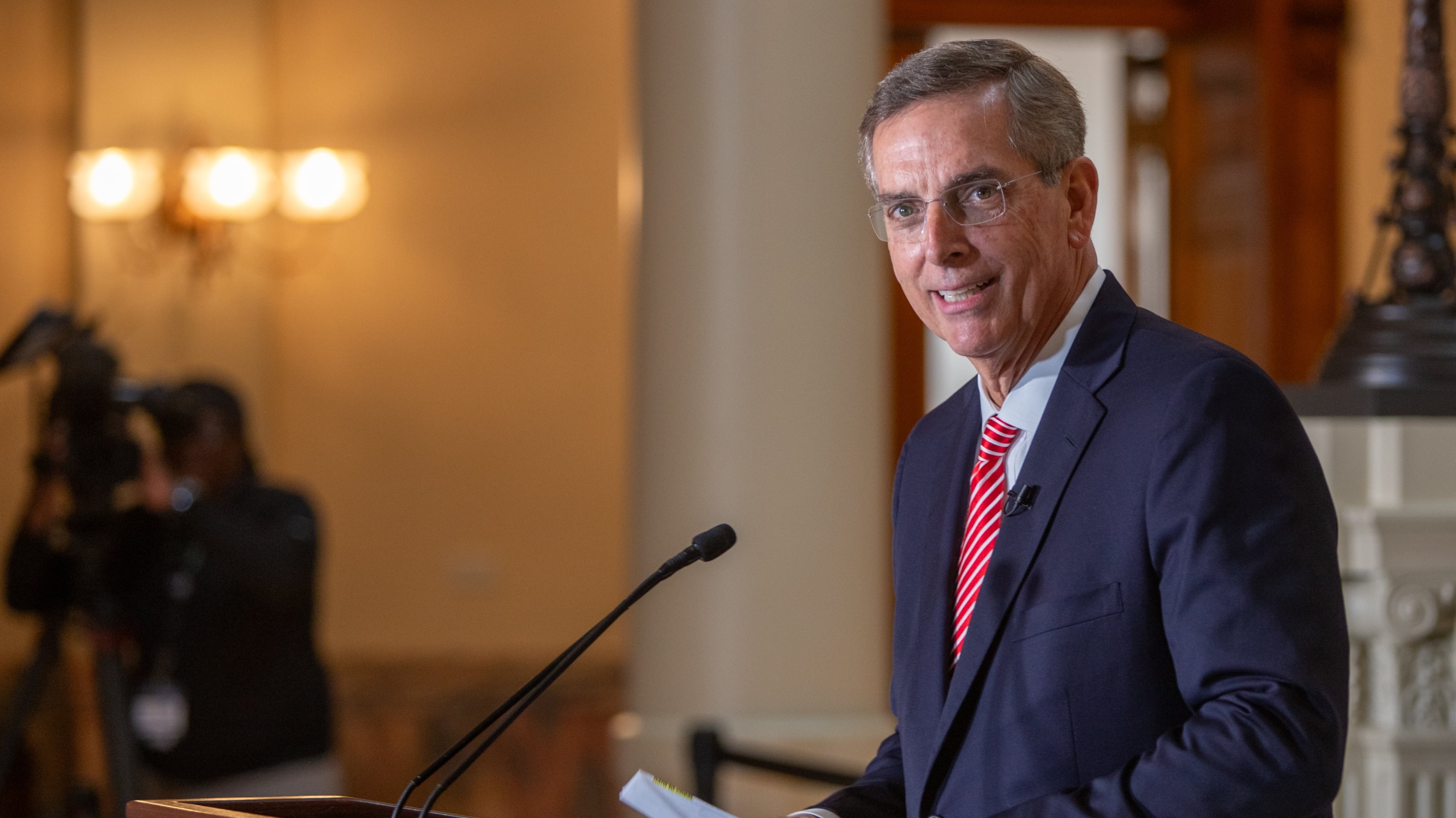 Georgia Secretary of State Brad Raffensperger has joined a bipartisan group of elected officials who urged the U.S. Supreme Court to reject the Trump Administration’s plans to use the U.S. Postal Service to vet voters for the November election. (Jenni Girtman/AJC File)