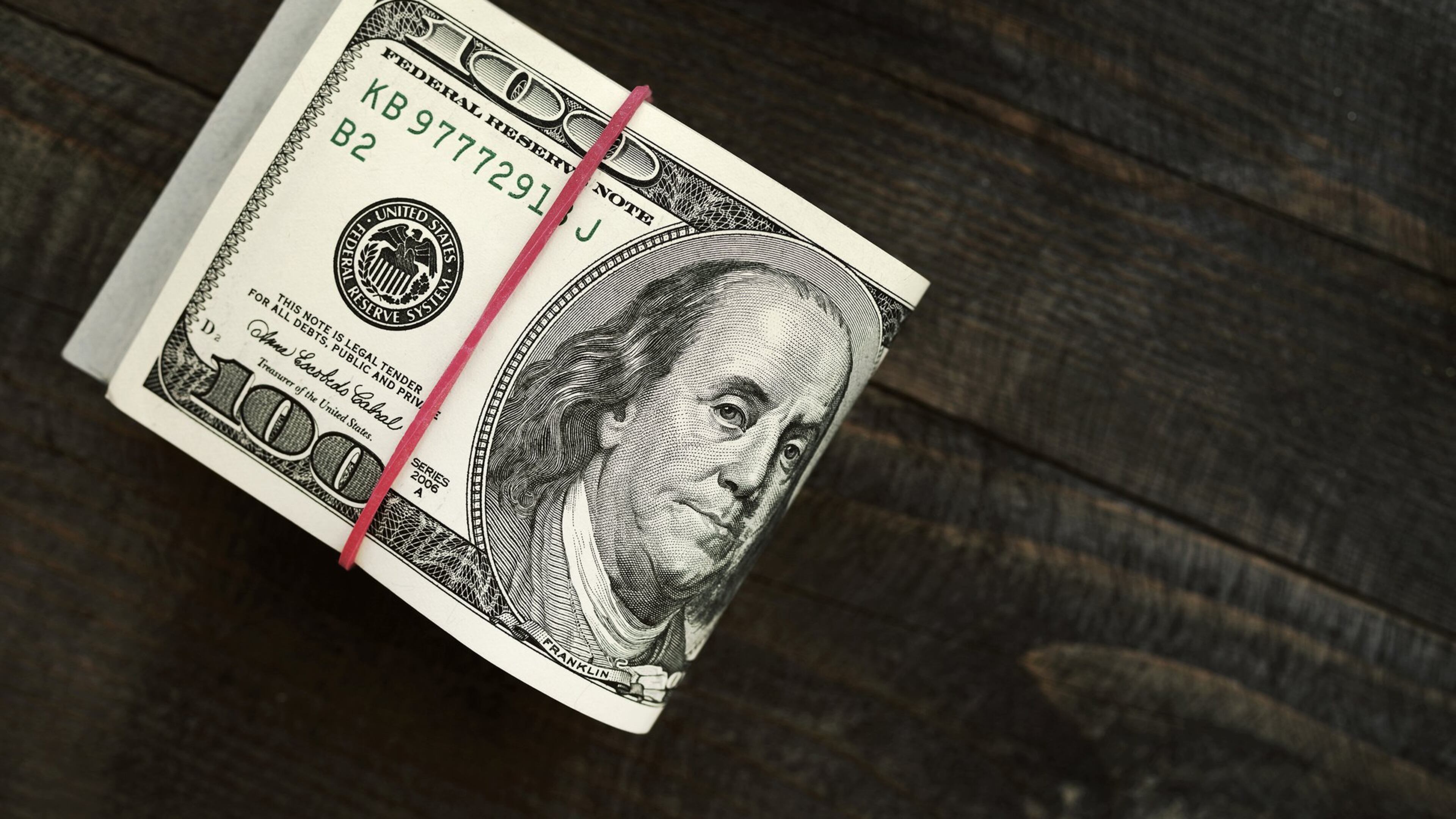 Each time you plunk down $650-plus for a new iPhone or Samsung Galaxy, you re telling our corporate overlords that s a fair price for a breakable gadget good to last two, maybe three years. (Iryna Savitskaya/Dreamstime/TNS)