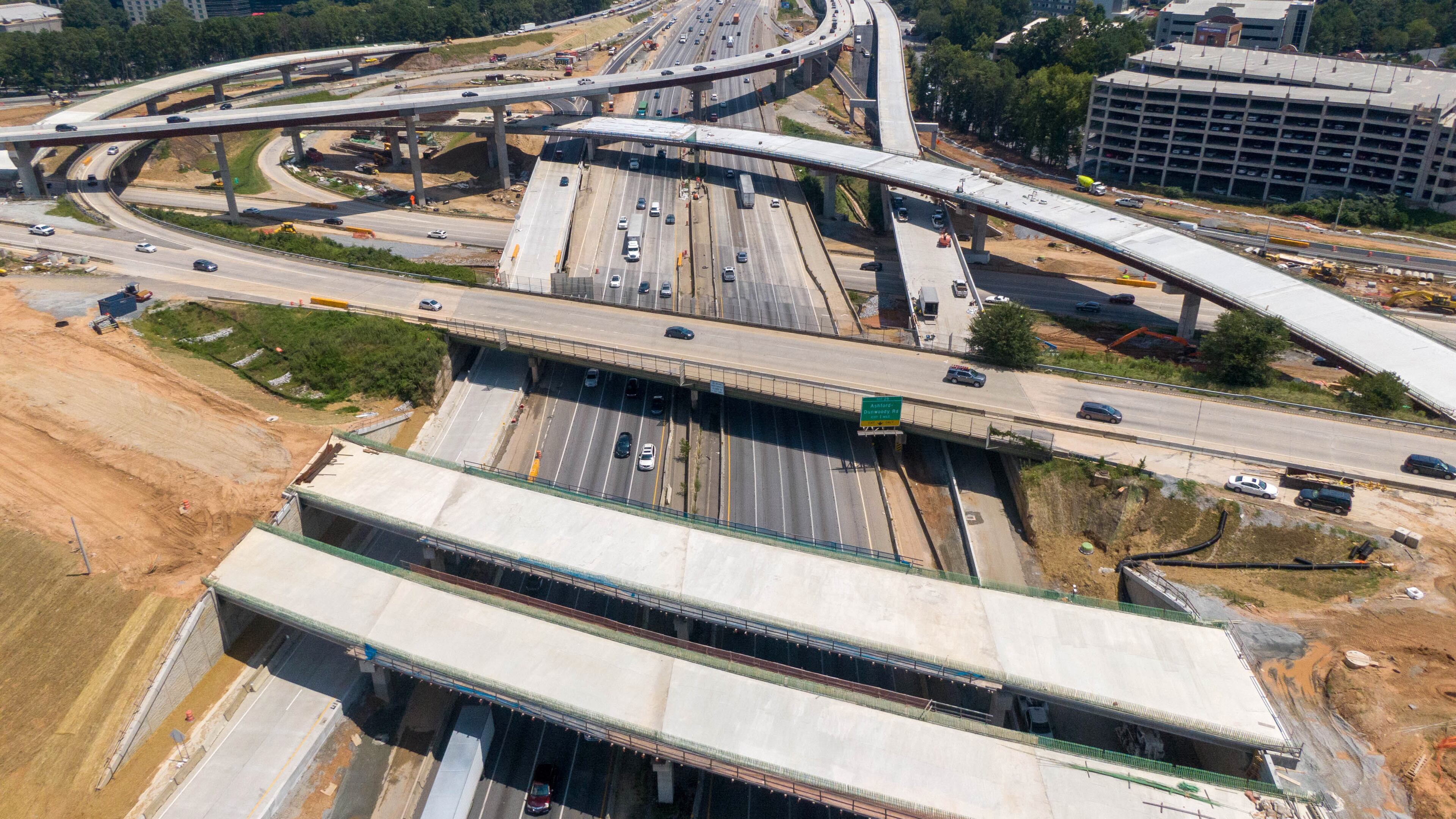 Construction on a new I-285 interchange at Ga. 400 will reach another milestone this weekend. (Hyosub Shin / Hyosub.Shin@ajc.com)