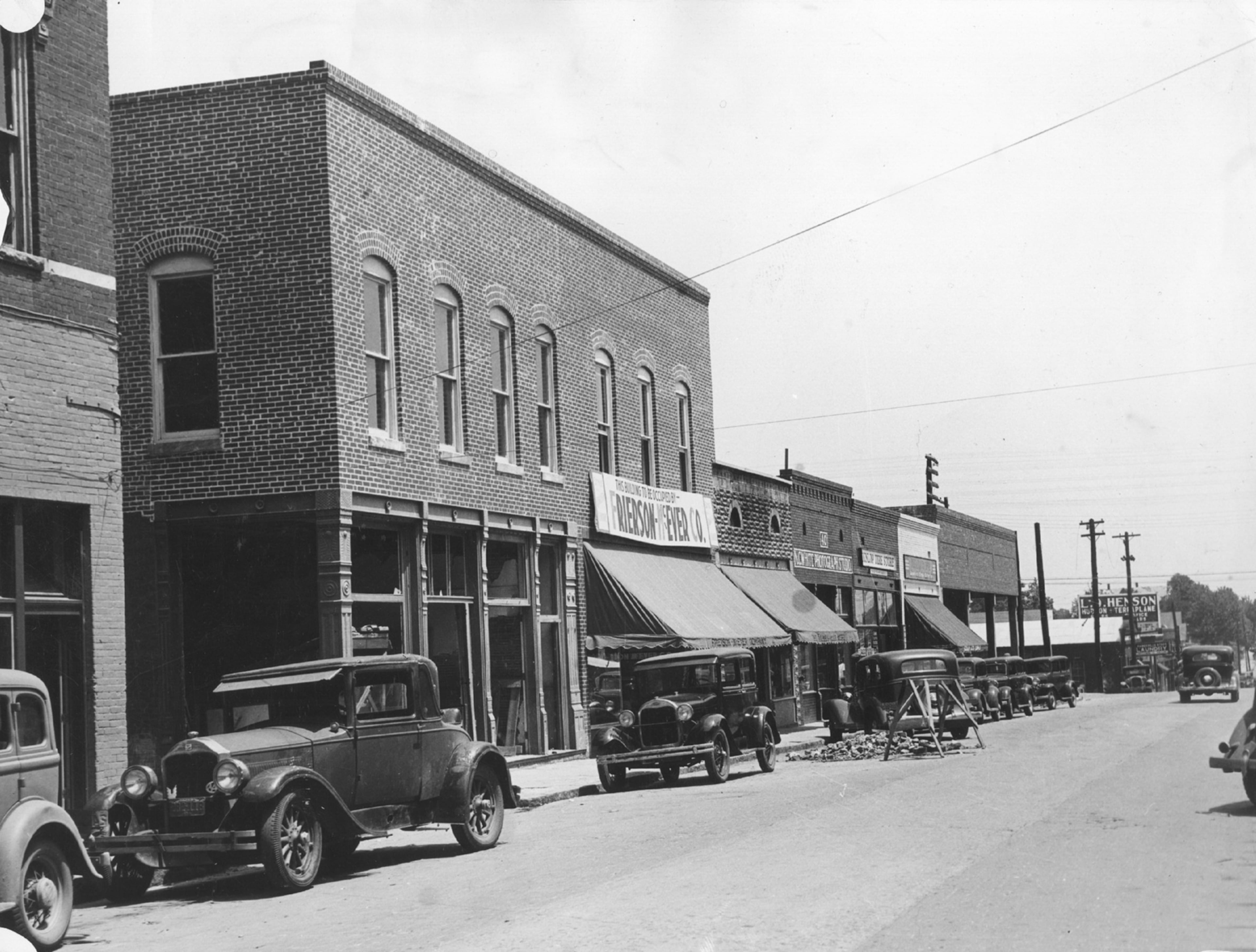 Another 1930s era photo of downtown Gainesville, specifically Main Street. Again, the original photo caption suggests that the shot might have been taken during the city's effort to rebuild after the 1936 tornadoes.