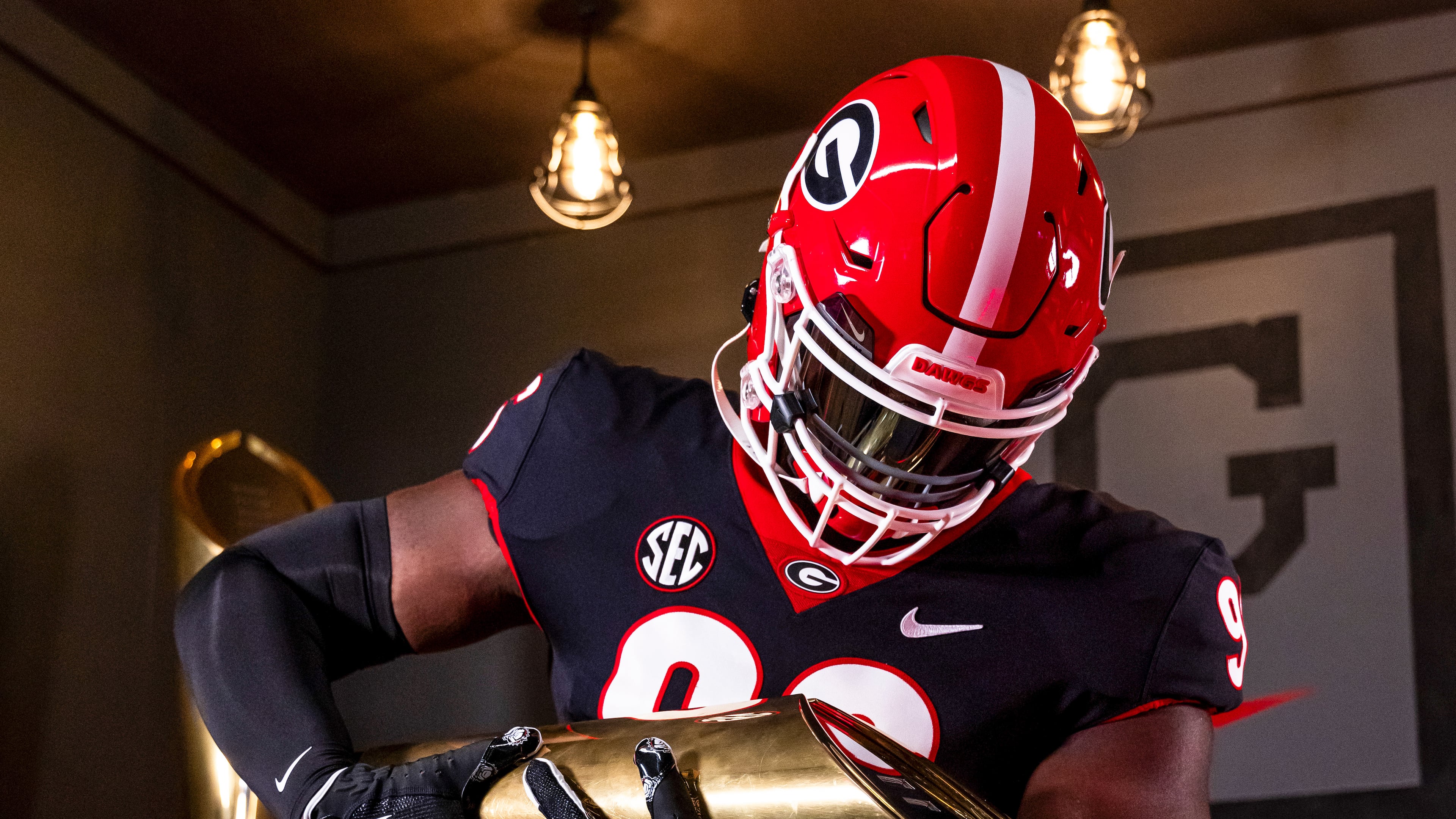 Three-star North Carolina DL Antwan McKoy has committed to Georgia over South Carolina. (Courtesy)