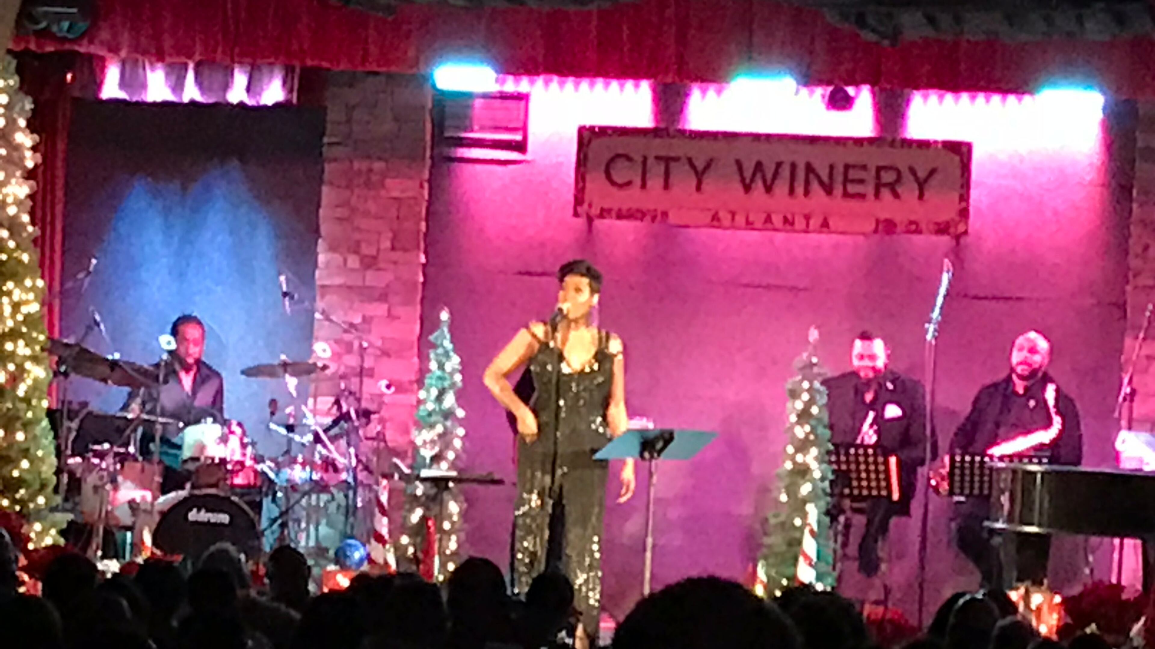Fantasia at City Winery Atlanta on November 27, 2017. I was in the back using an iPhone 7 (forgot my real phone) so I apologize for the general blurriness of this shot. CREDIT: Rodney Ho/rho@ajc.com