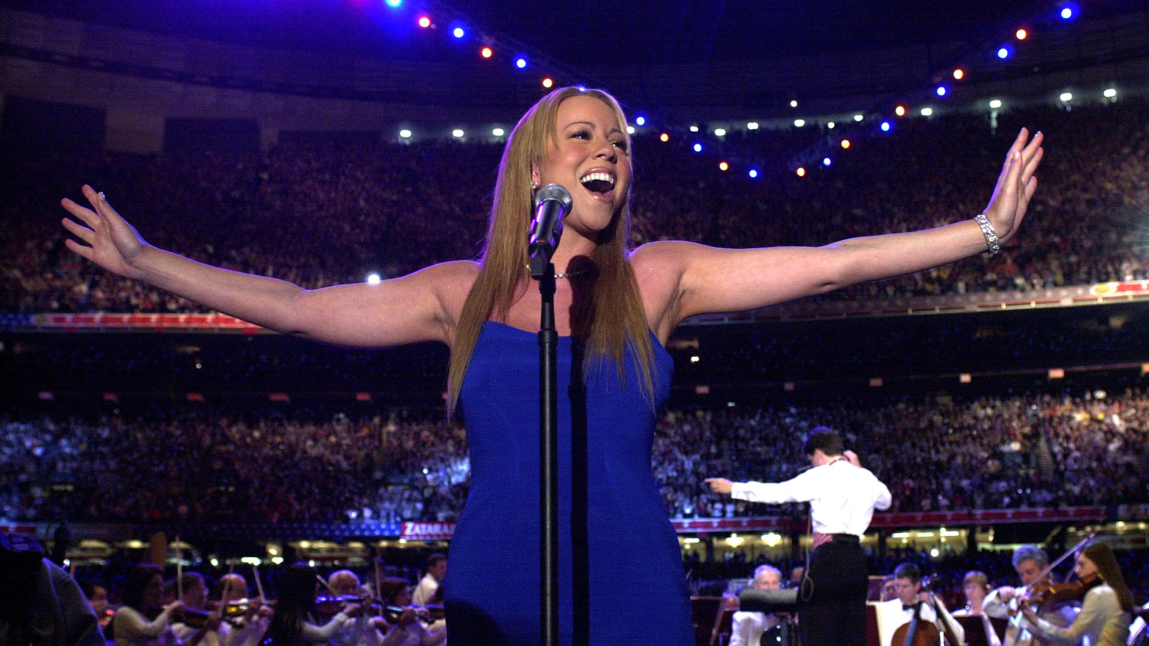 Mariah Carey sings National Anthem. (Photo by Theo Wargo/Getty Images)