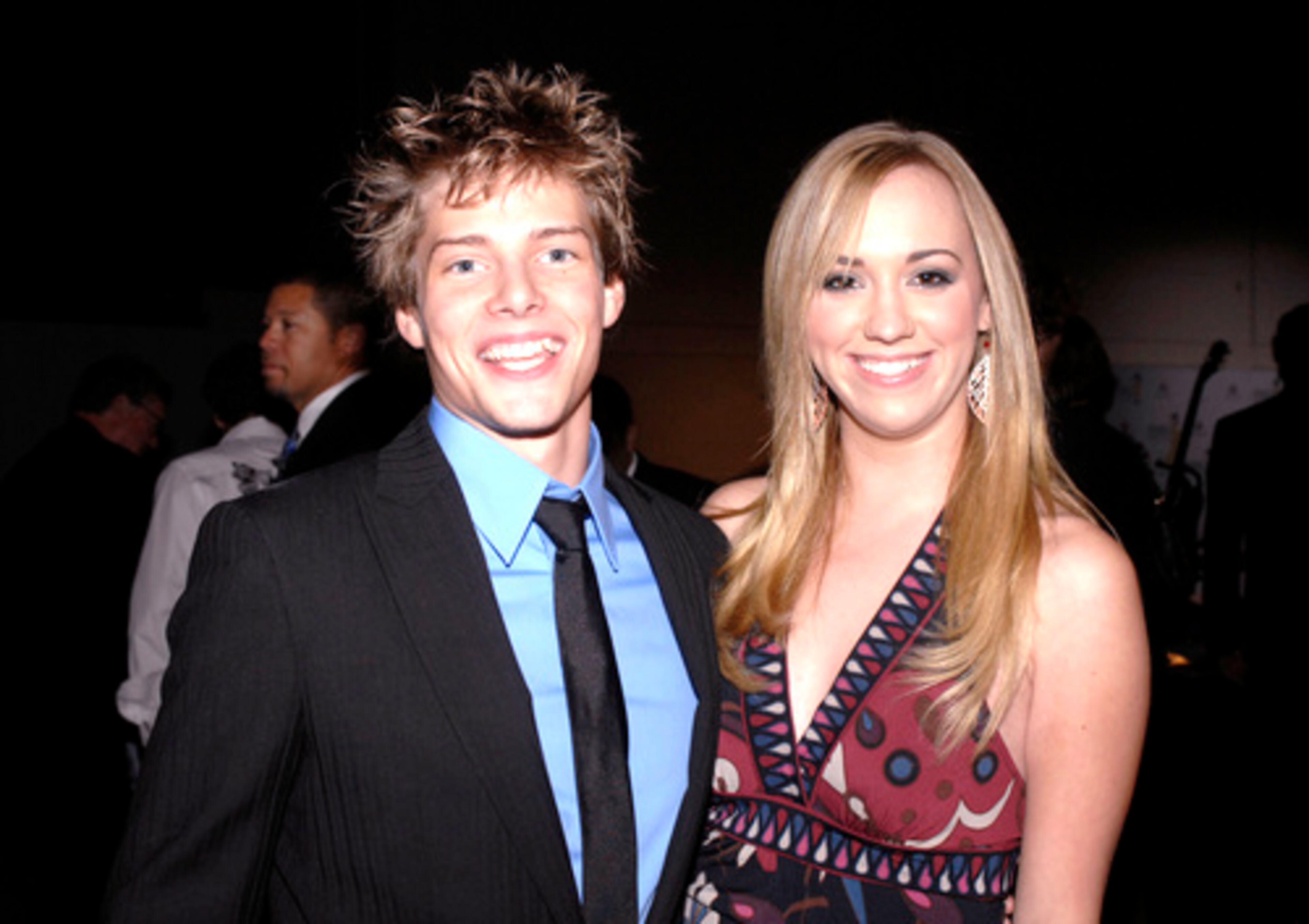 ... Andrea Bowen (here with Hunter Parrish of "Weeds") ...