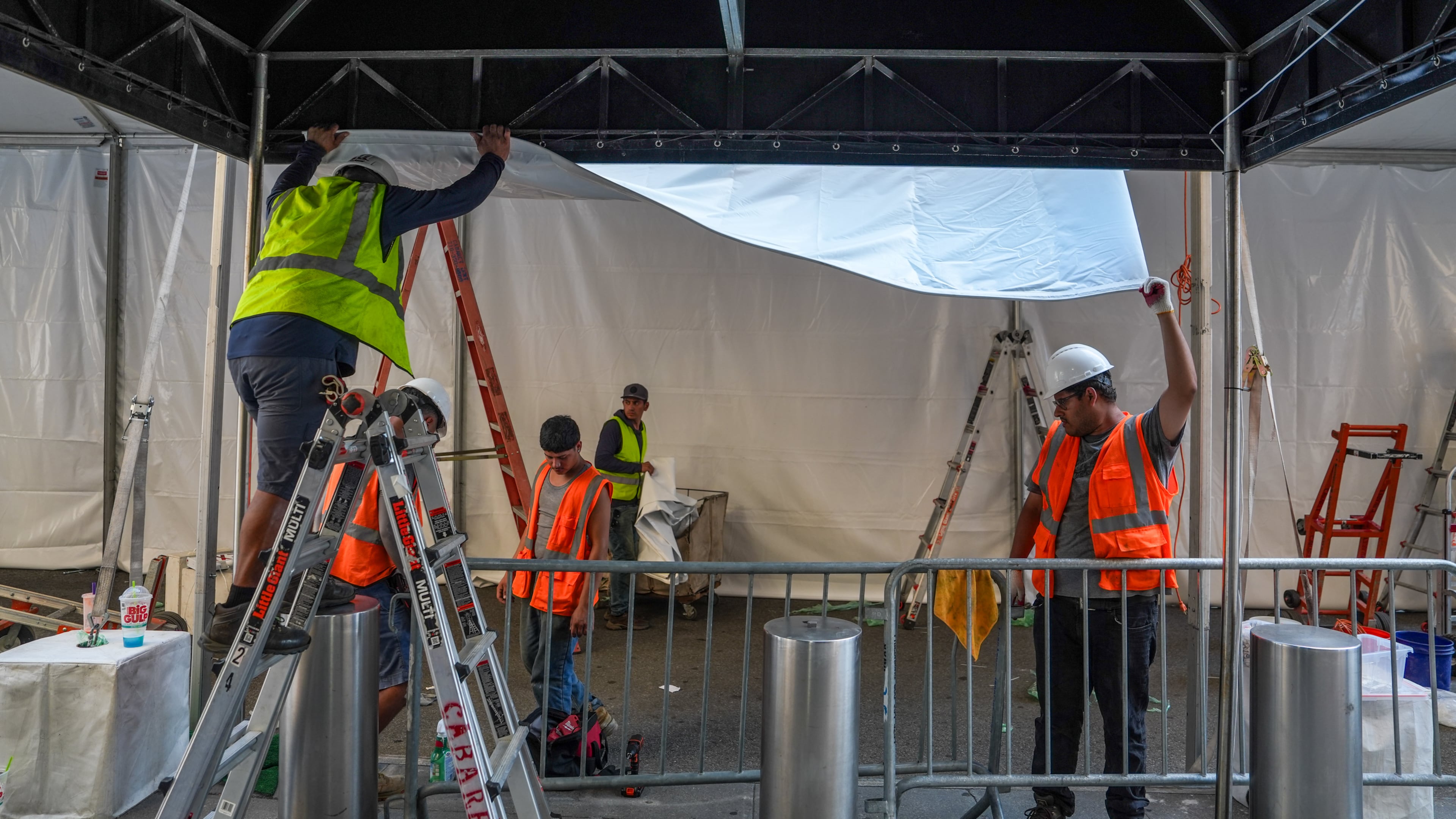 Workers set up a tent outside of Madison Square Garden ahead of a reported wedding between singer Taylor Swift and National Football League player Travis Kelce on Thursday, July 2, 2026, in New York. (AP Photo/Ryan Murphy)