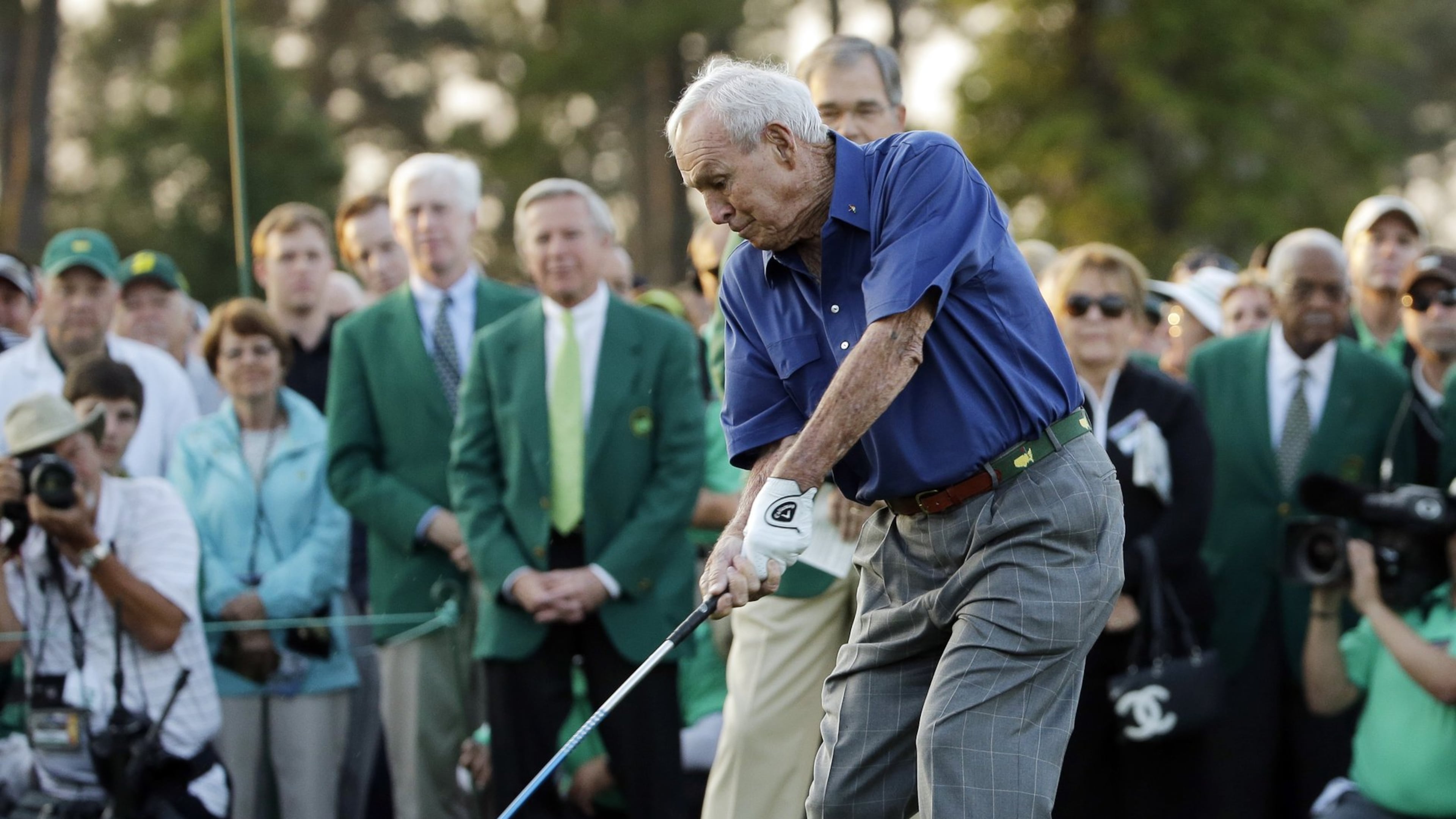 Arnold Palmer hits his final Masters honorary tee shot prior to the 2015 tournament. (AP Photo/Matt Slocum)
