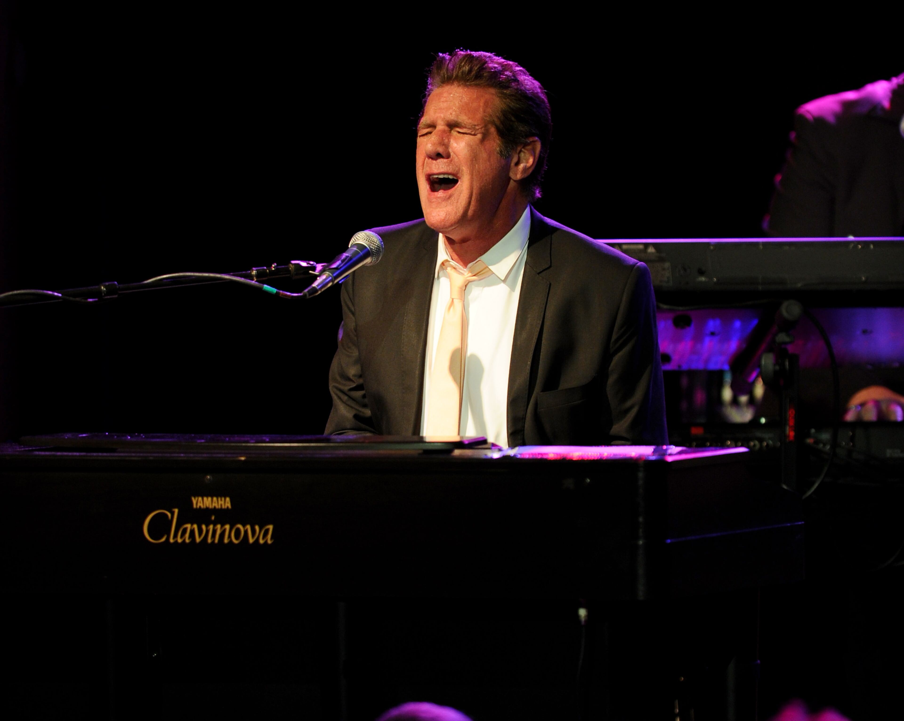 Singer Glenn Frey performs at the 10th Annual Lupus LA Orange Ball on May 6, 2010 in Beverly Hills, California. (Photo by Alberto E. Rodriguez/Getty Images)