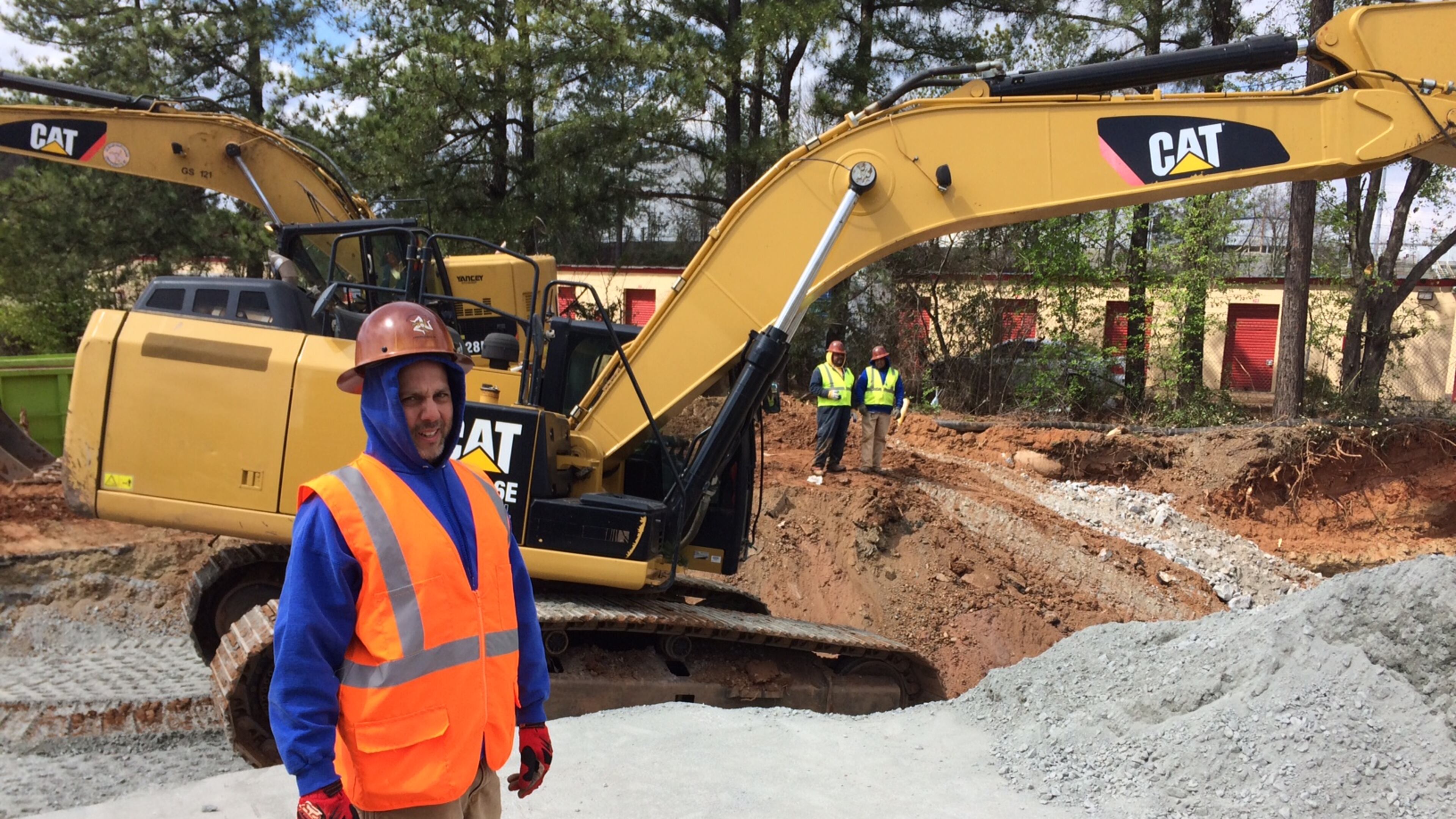 Alessandro Salvo, a contractor who has fought corruption and politics in DeKalb County, keeps pulling that county’s bacon out of the frying pan. Now he’s fighting the city of Atlanta for a contract to replace sewer lines.