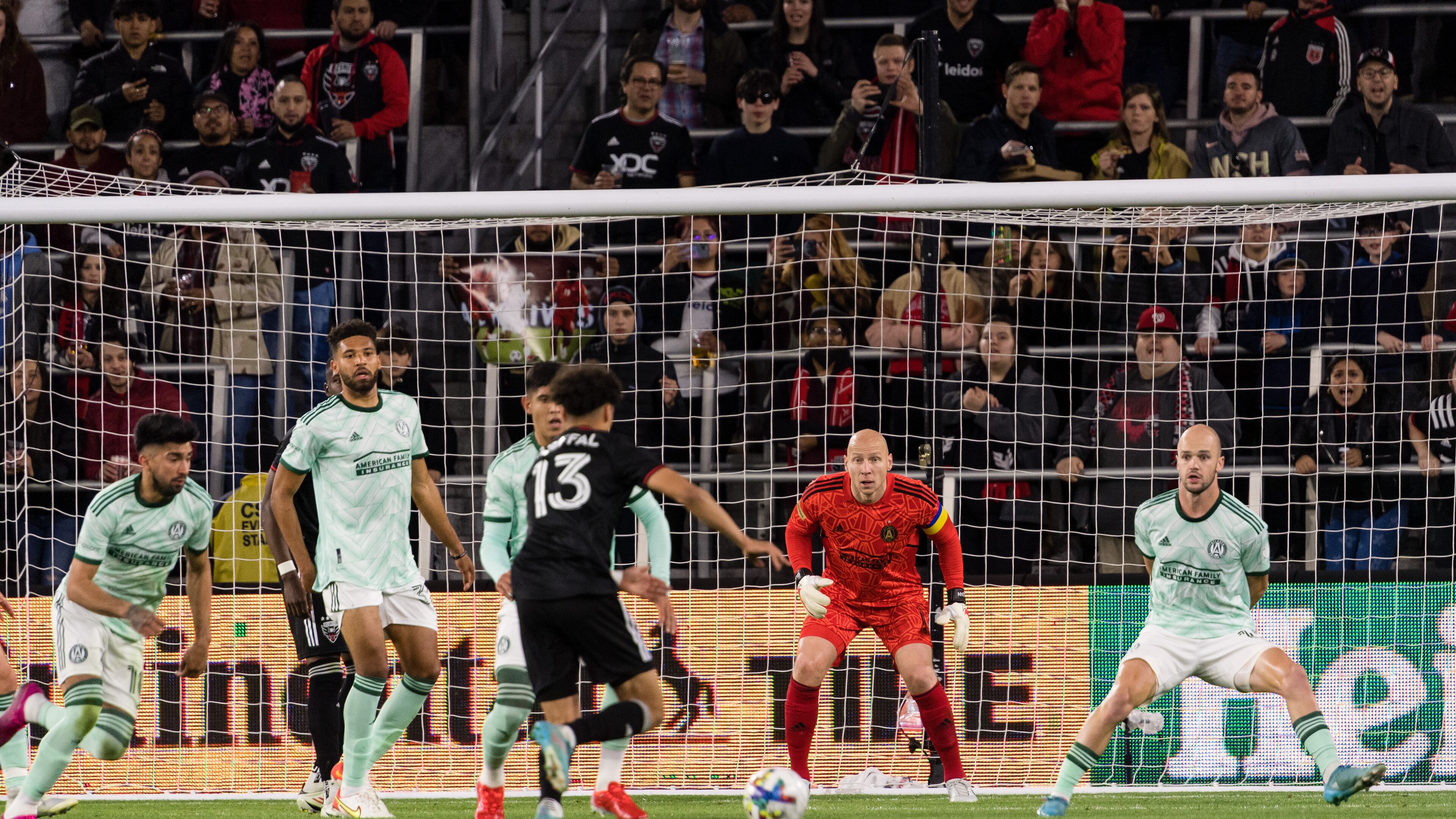 Atlanta United goalkeeper Brad Guzan #1 makes a save during the match against D.C. United at Audi Field in Washington, United States on Saturday April 2, 2022. (Photo by Mitchell Martin/Atlanta United)