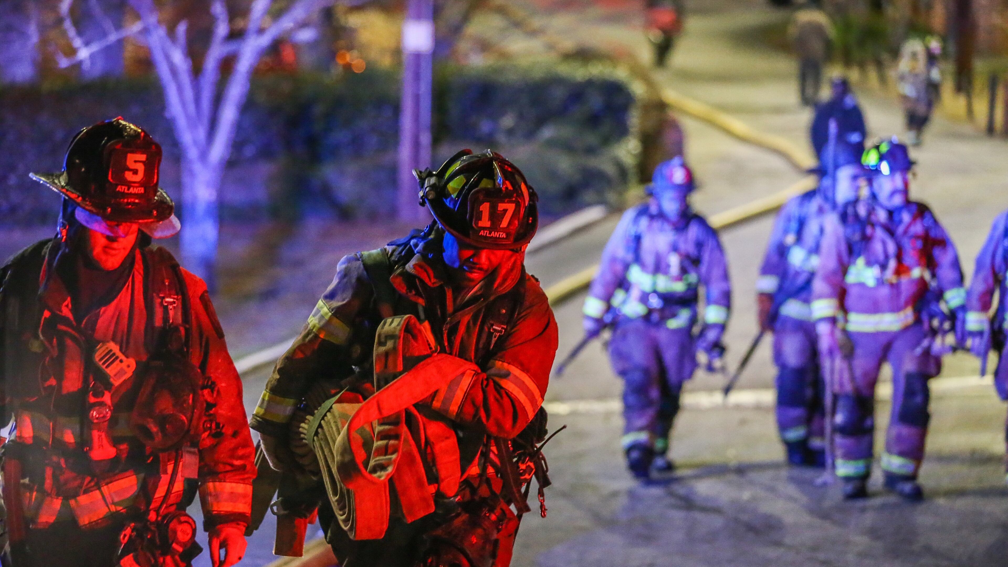 One person died in an apartment fire at Venetian Hills Apartments in southwest Atlanta. JOHN SPINK / JSPINK@AJC.COM